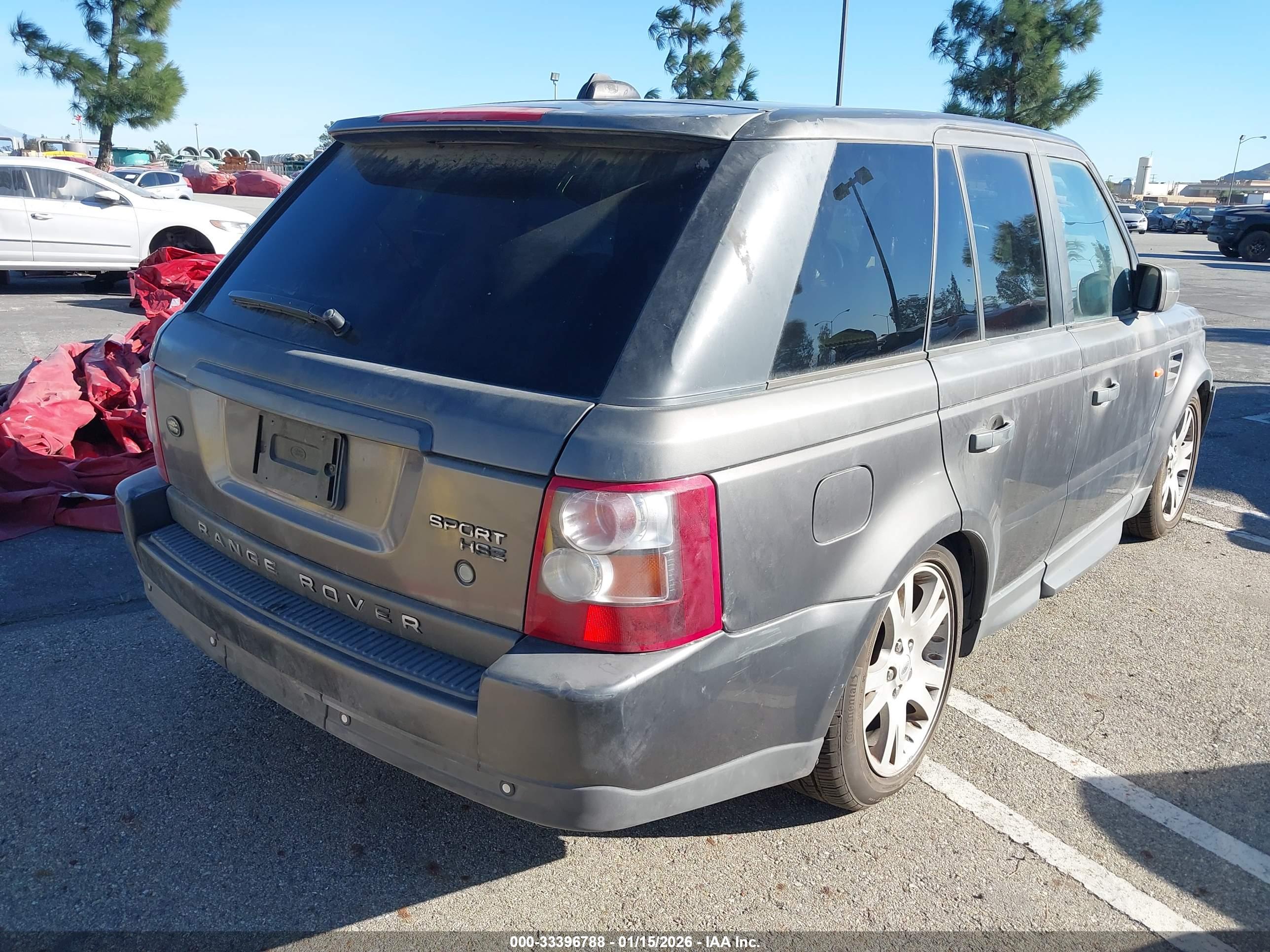 LAND ROVER image 4