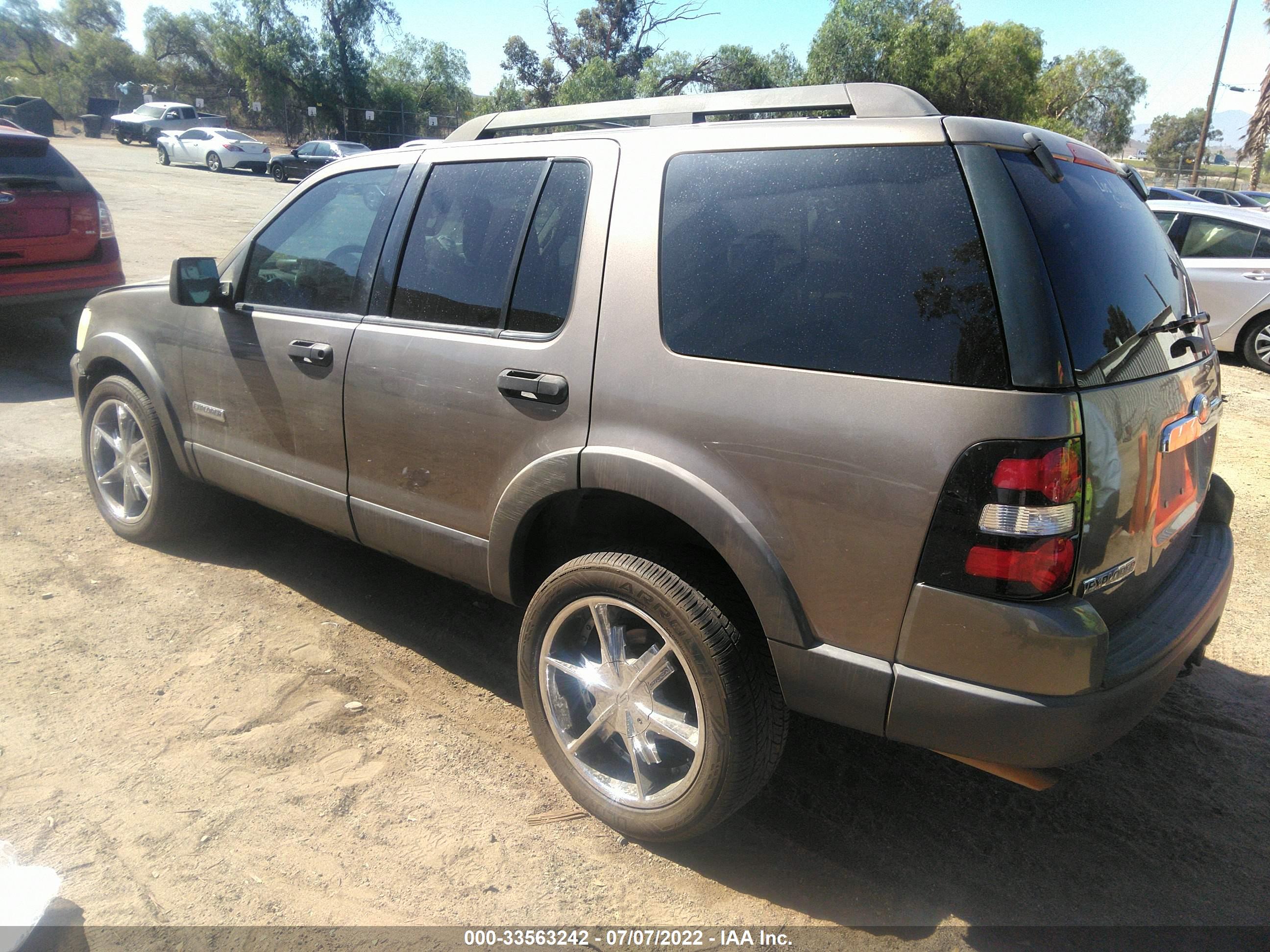 FORD EXPLORER image 3