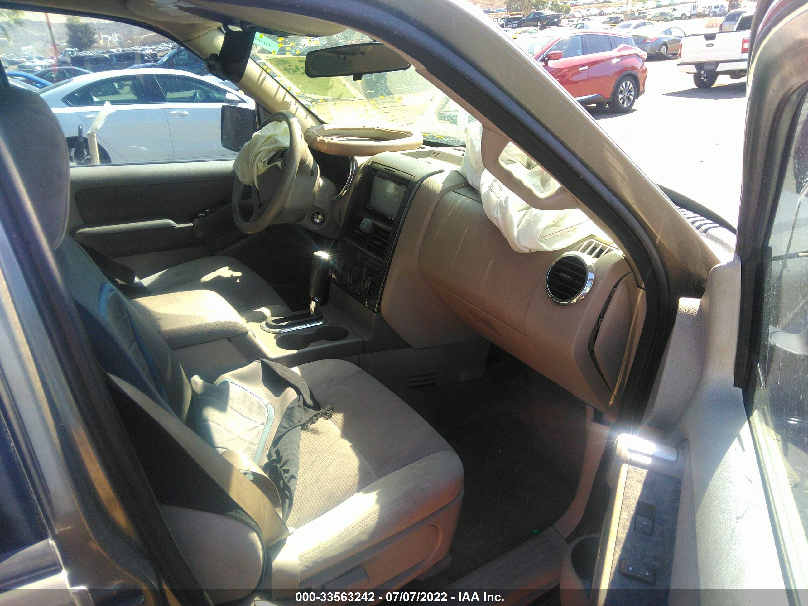 FORD EXPLORER image 5
