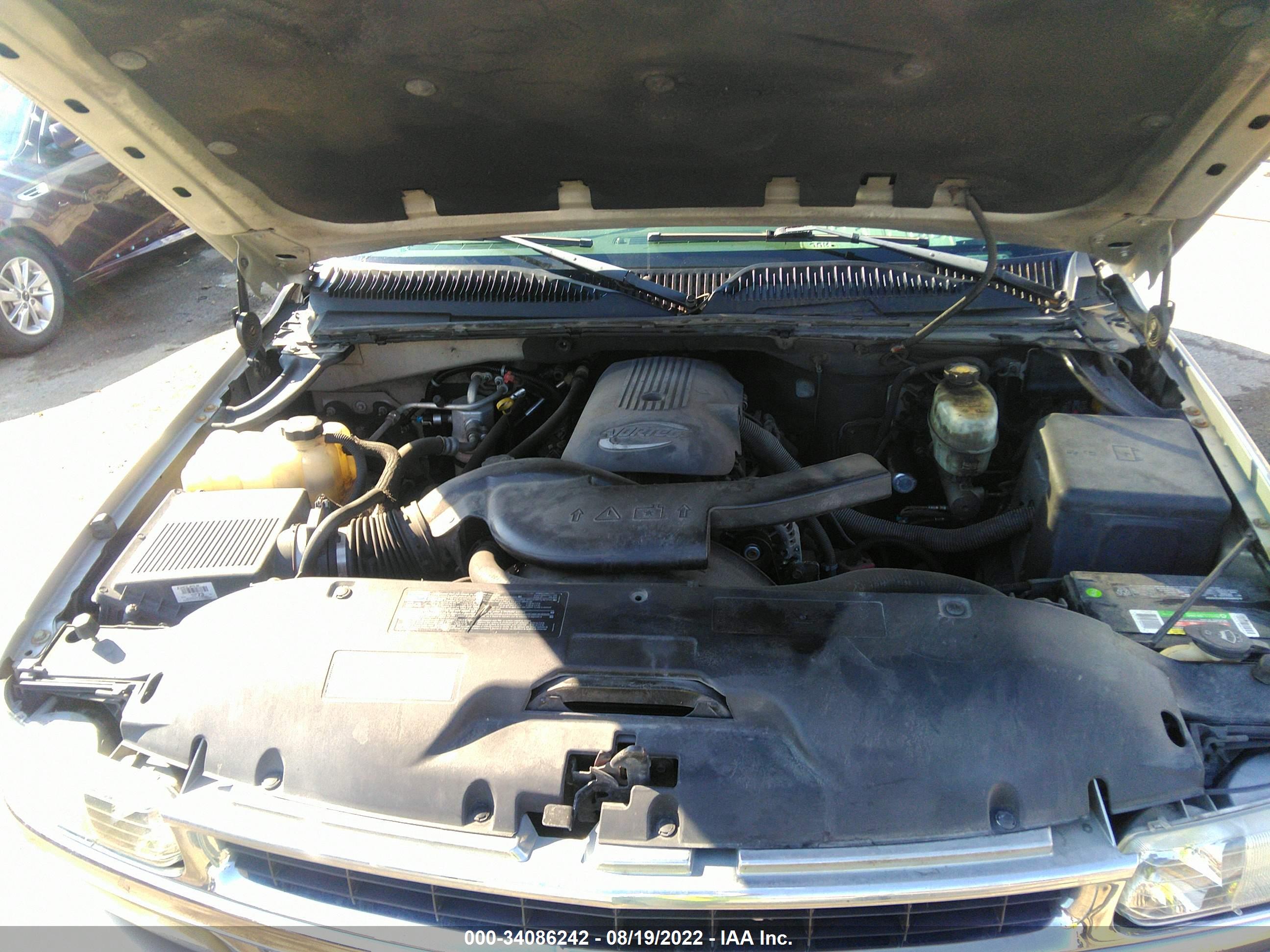 CHEVROLET TAHOE image 10
