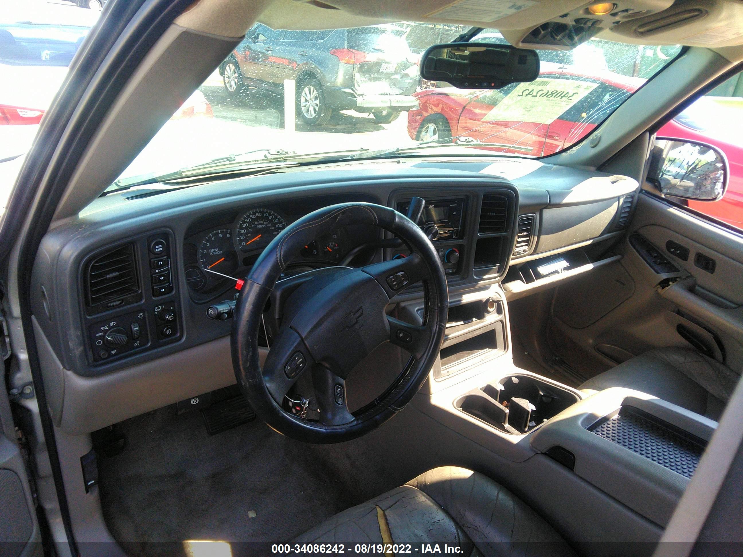 CHEVROLET TAHOE image 5