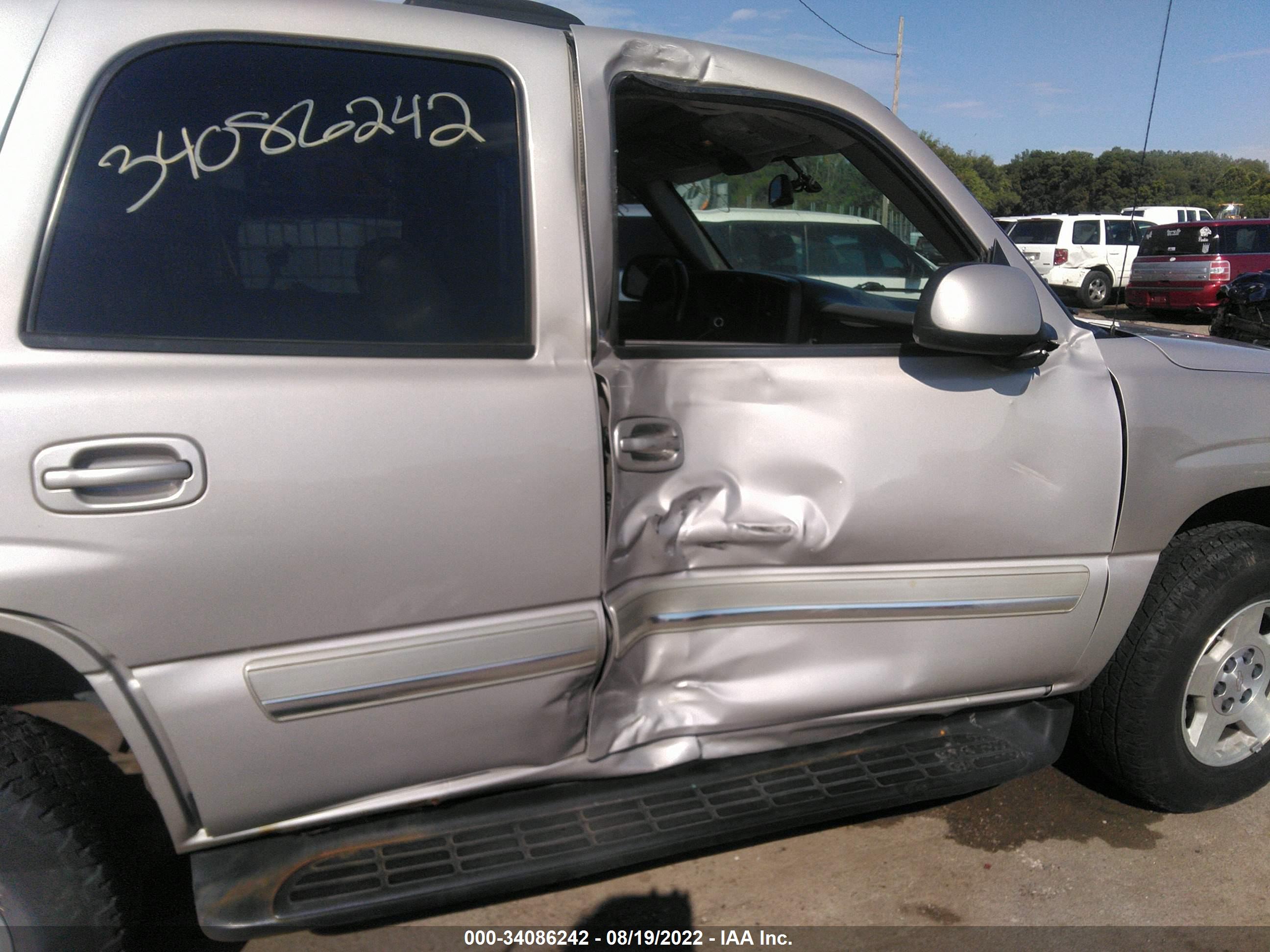 CHEVROLET TAHOE image 6