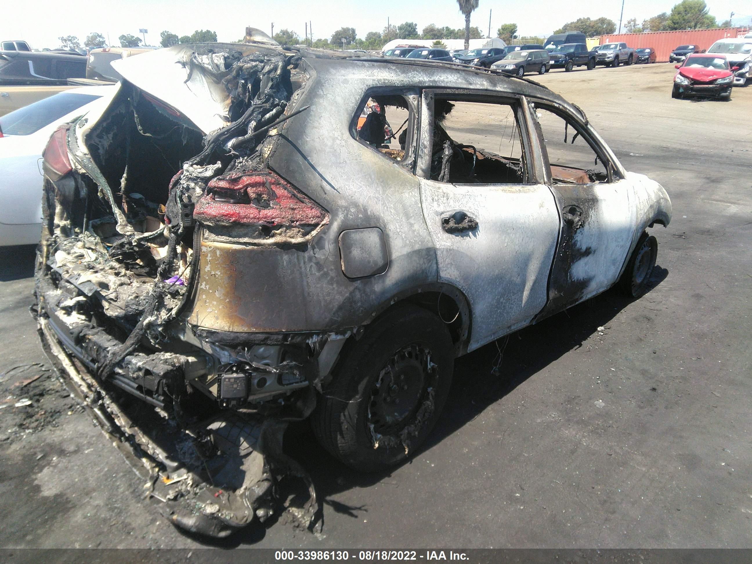 NISSAN ROGUE image 4