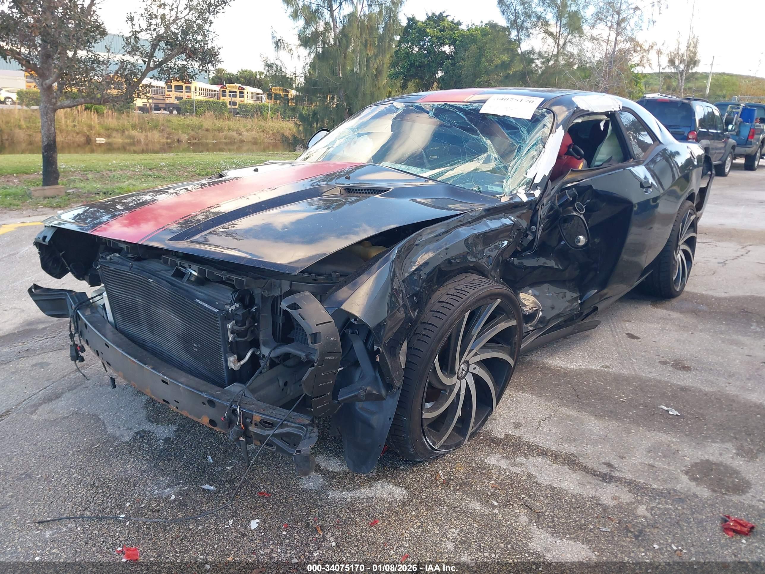 DODGE CHALLENGER image 2