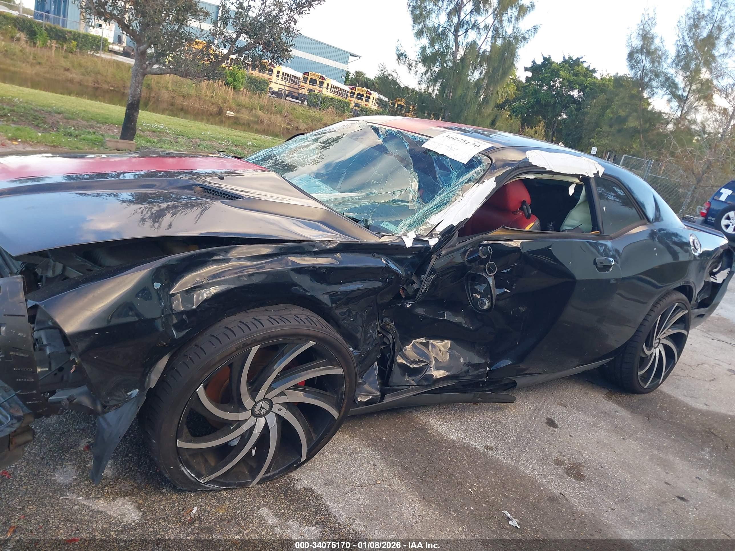 DODGE CHALLENGER image 6