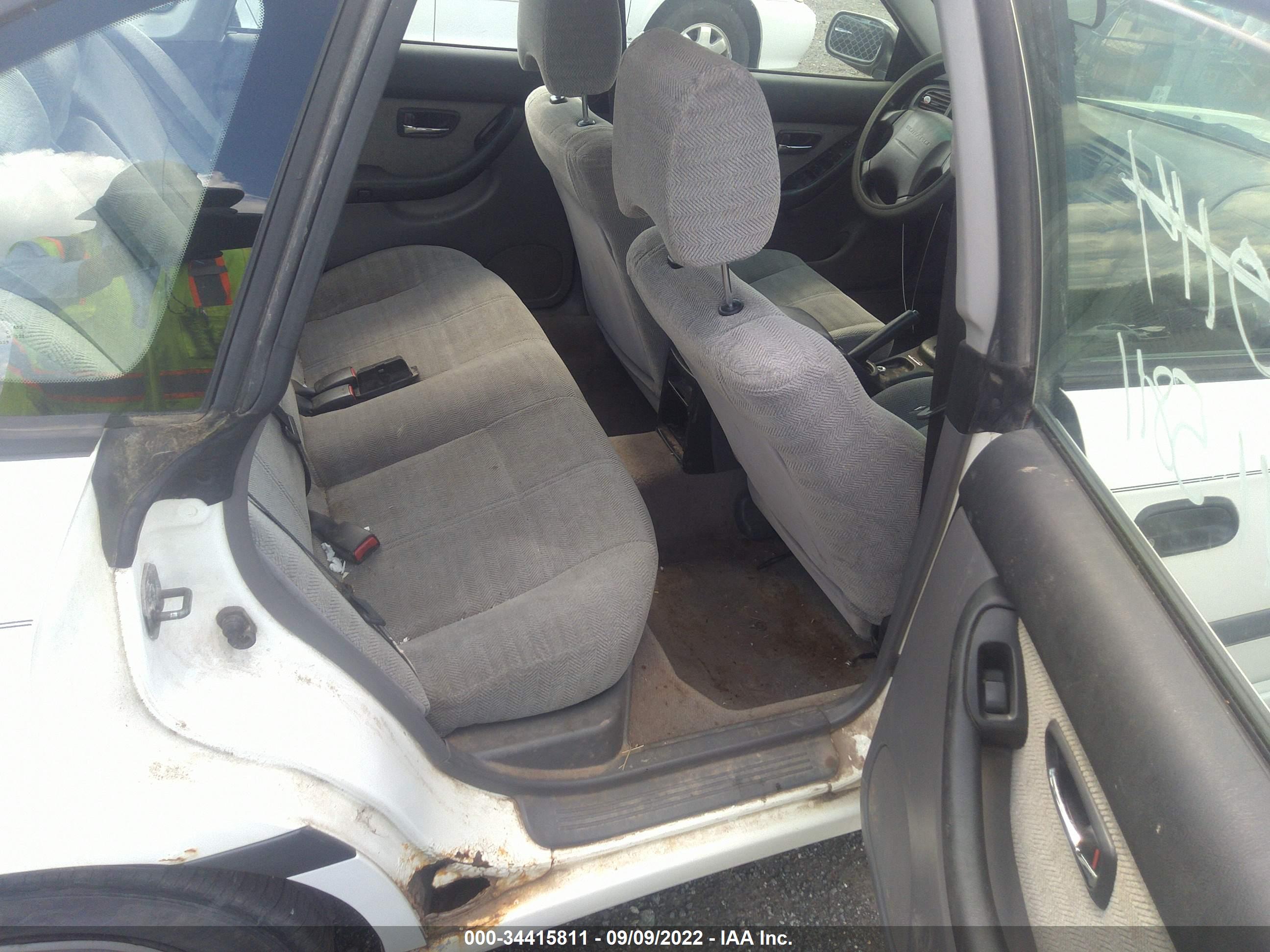 SUBARU LEGACY image 8