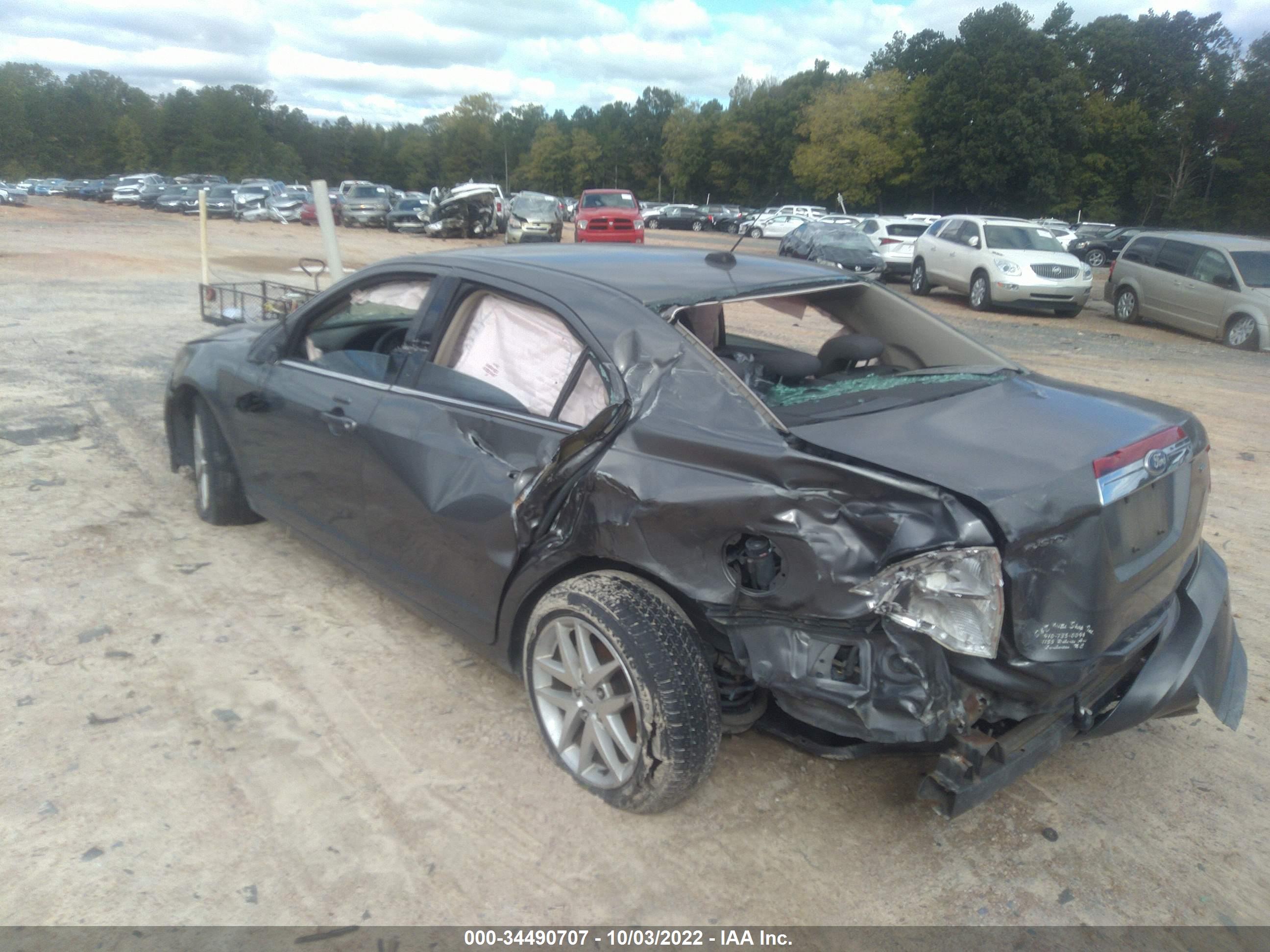 FORD FUSION image 3