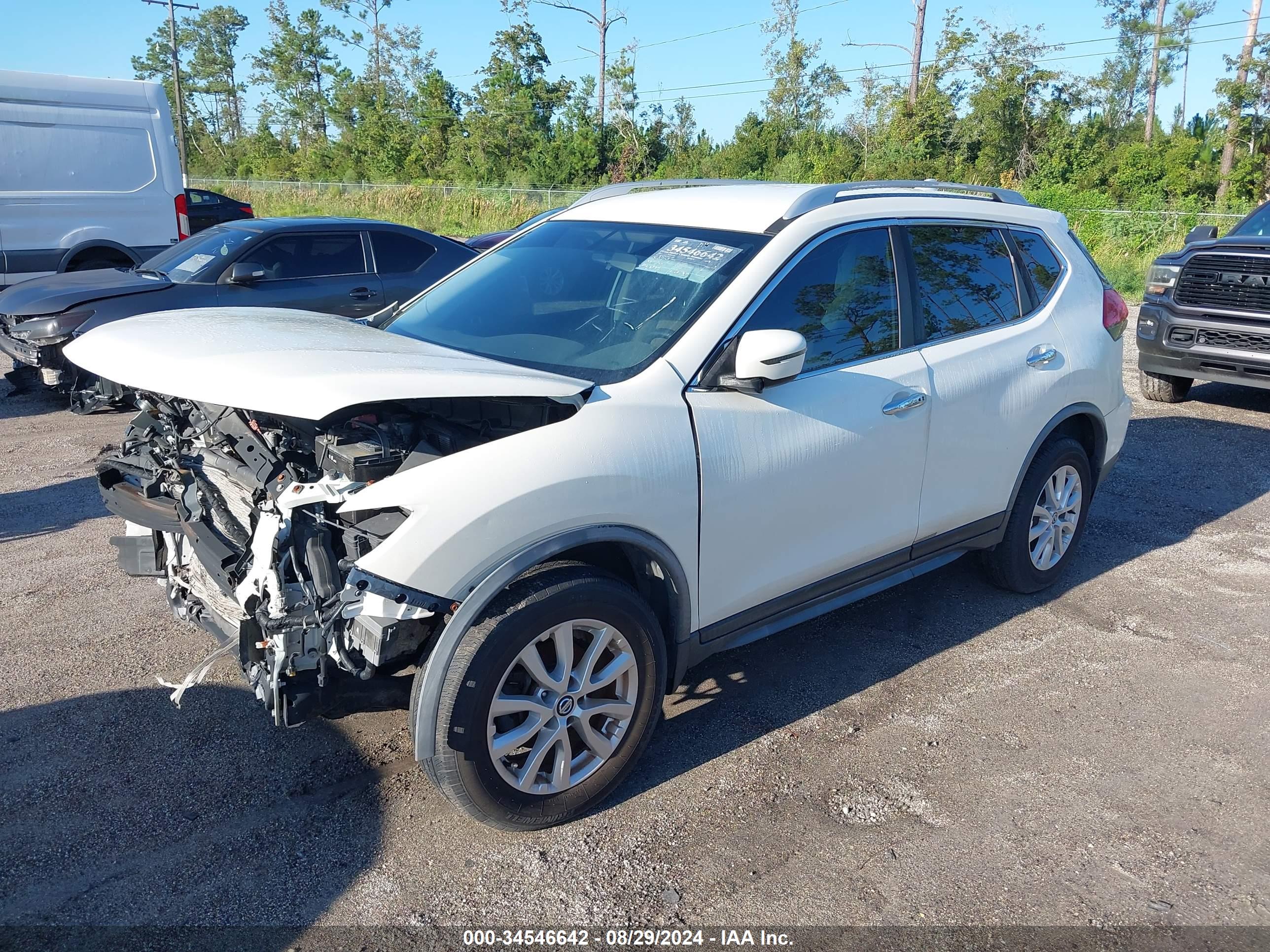 NISSAN ROGUE image 2