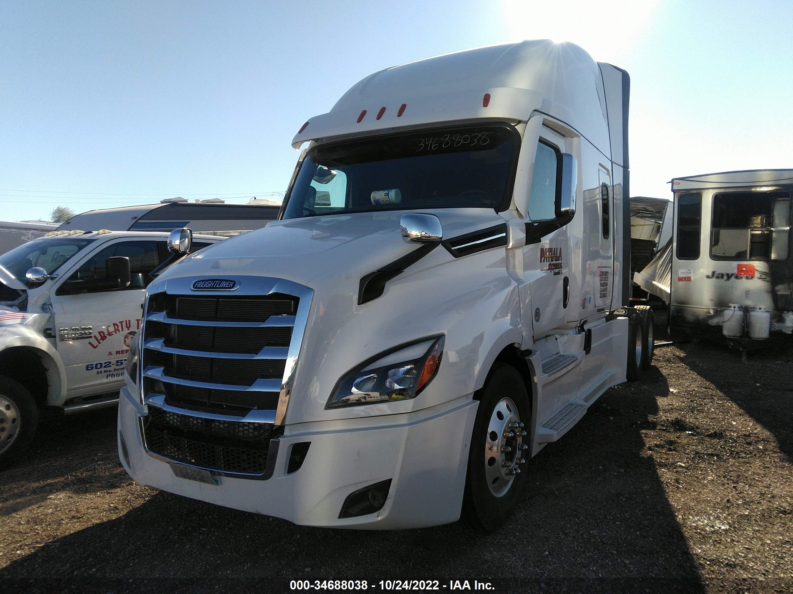 FREIGHTLINER CASCADIA image 2