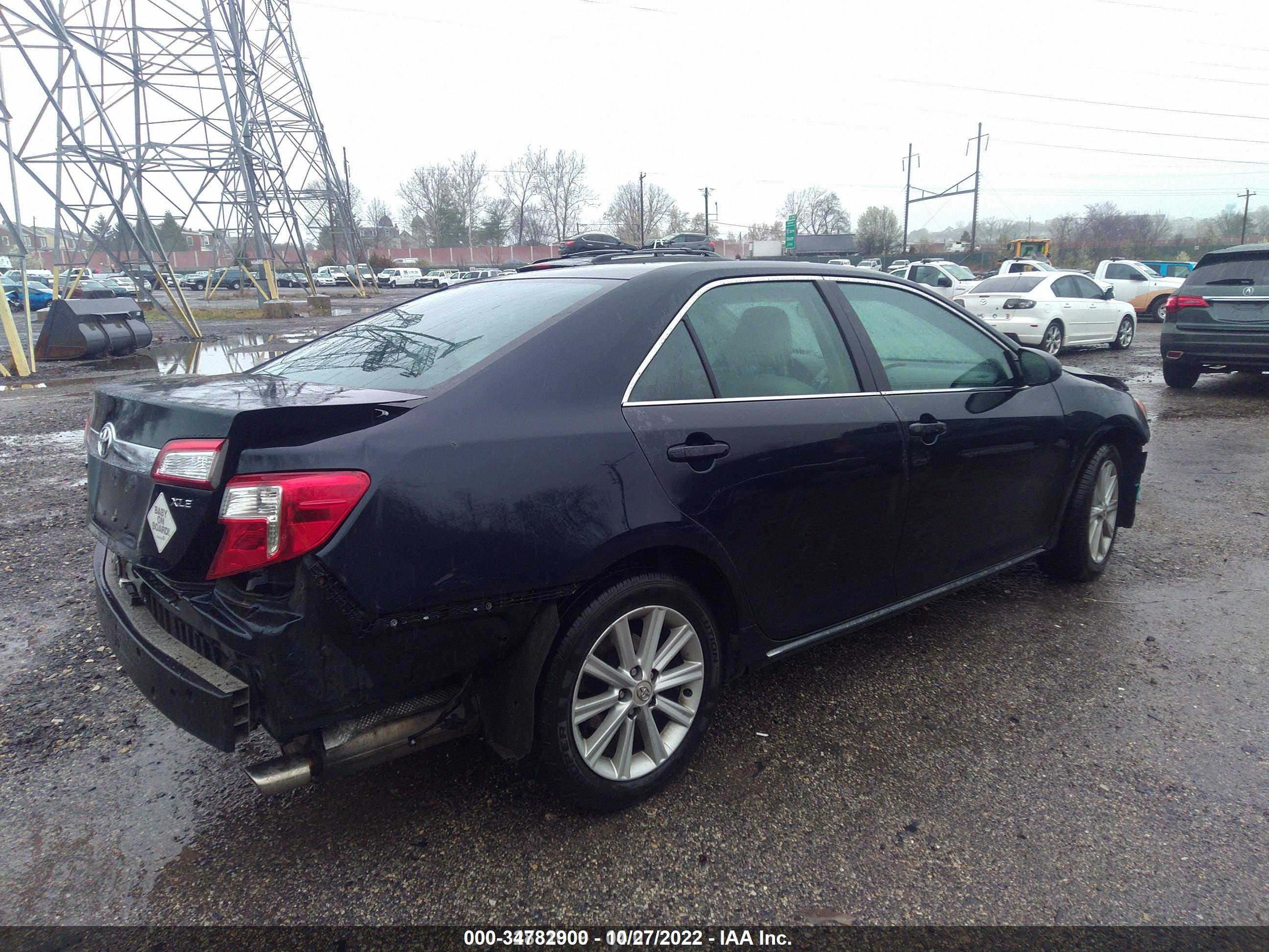 TOYOTA CAMRY image 4