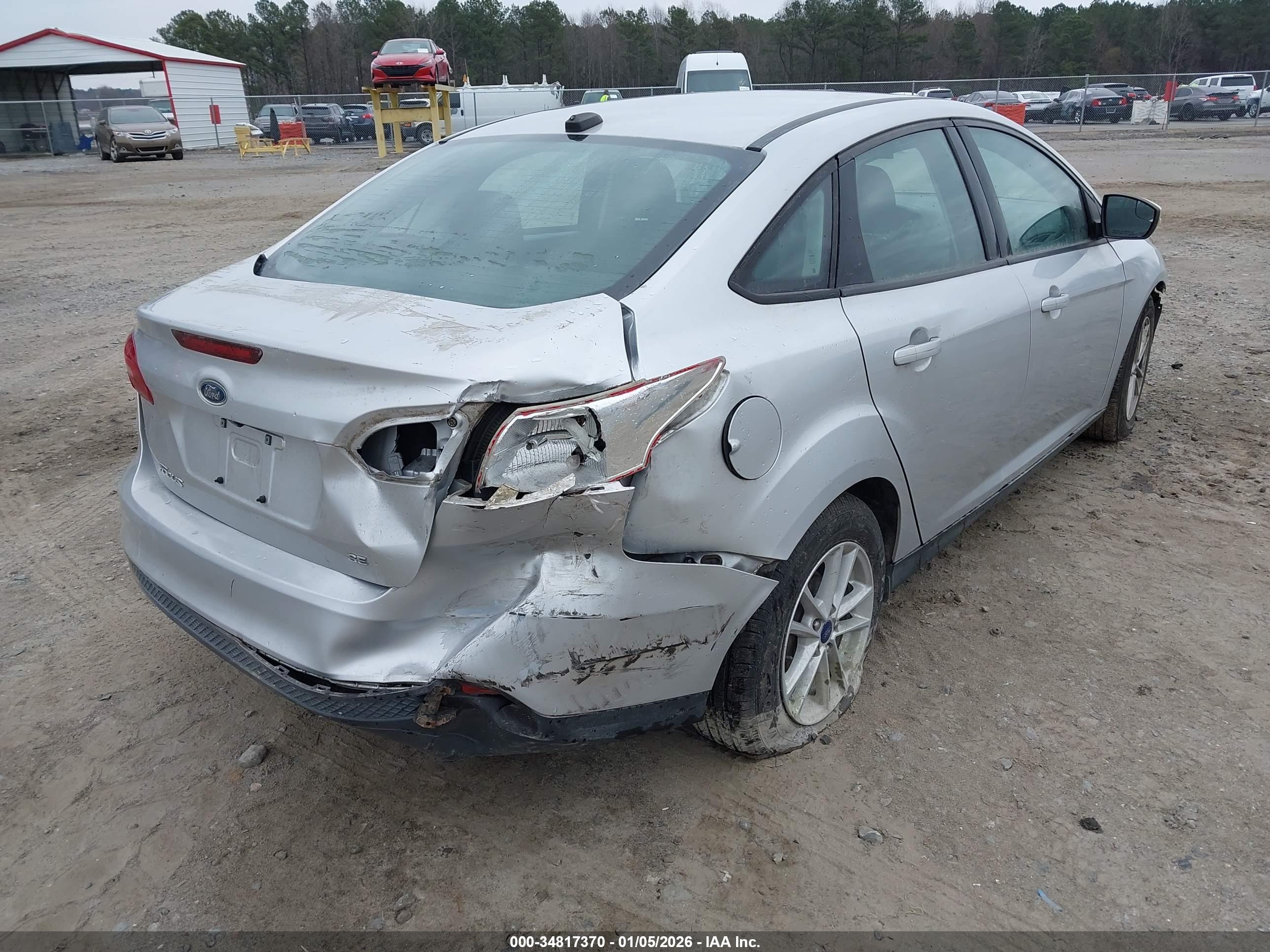 FORD FOCUS image 4