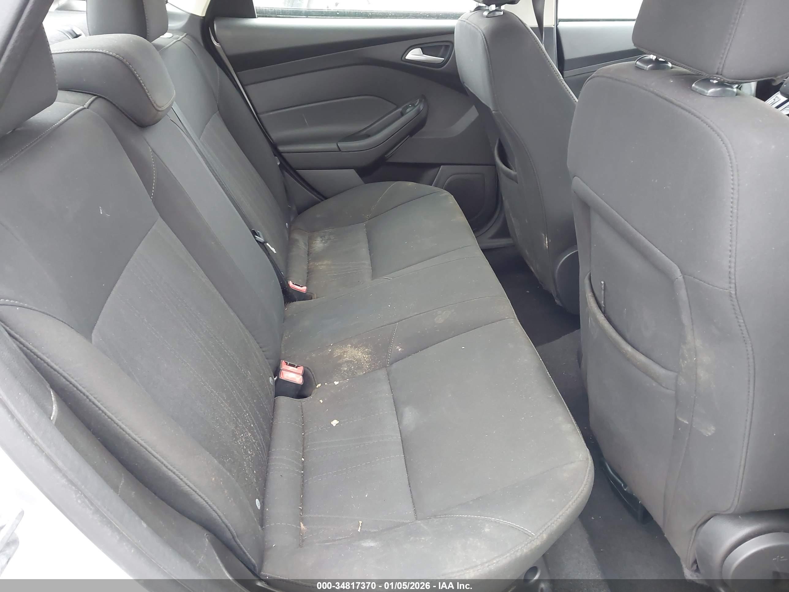 FORD FOCUS image 8