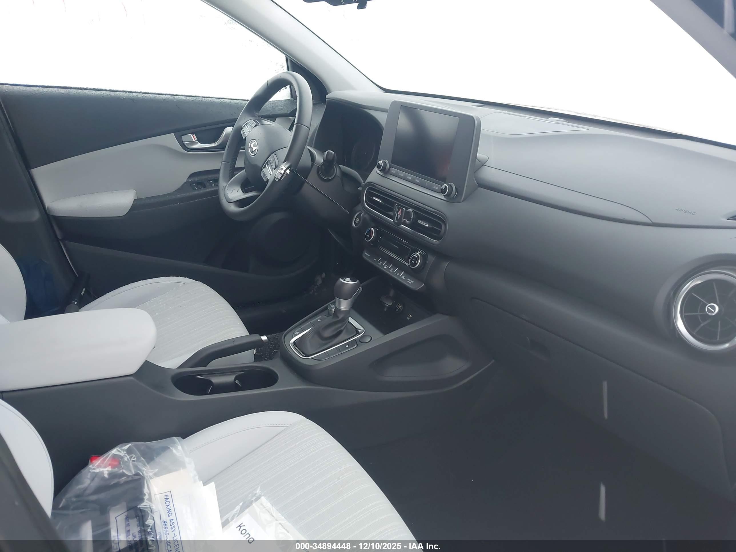 HYUNDAI KONA image 5