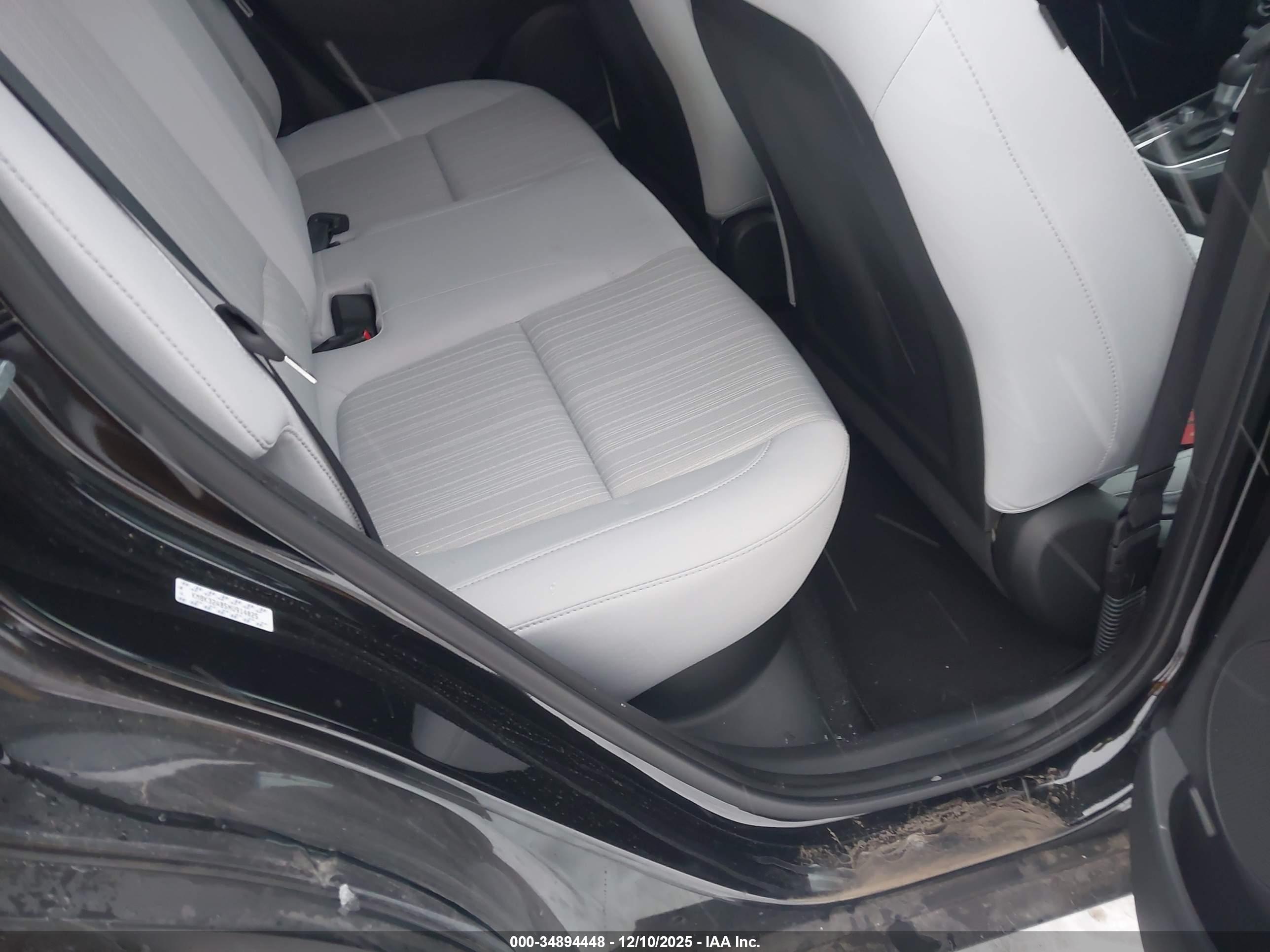 HYUNDAI KONA image 8