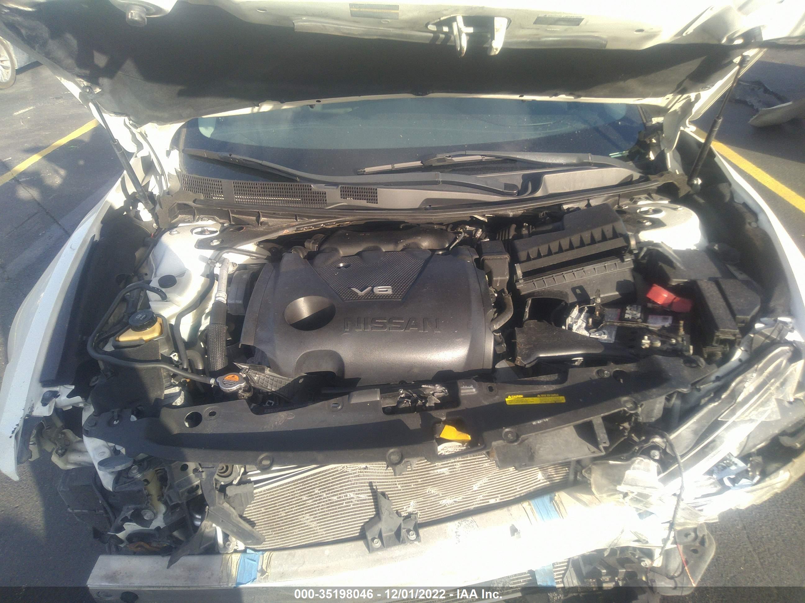 NISSAN MAXIMA image 10