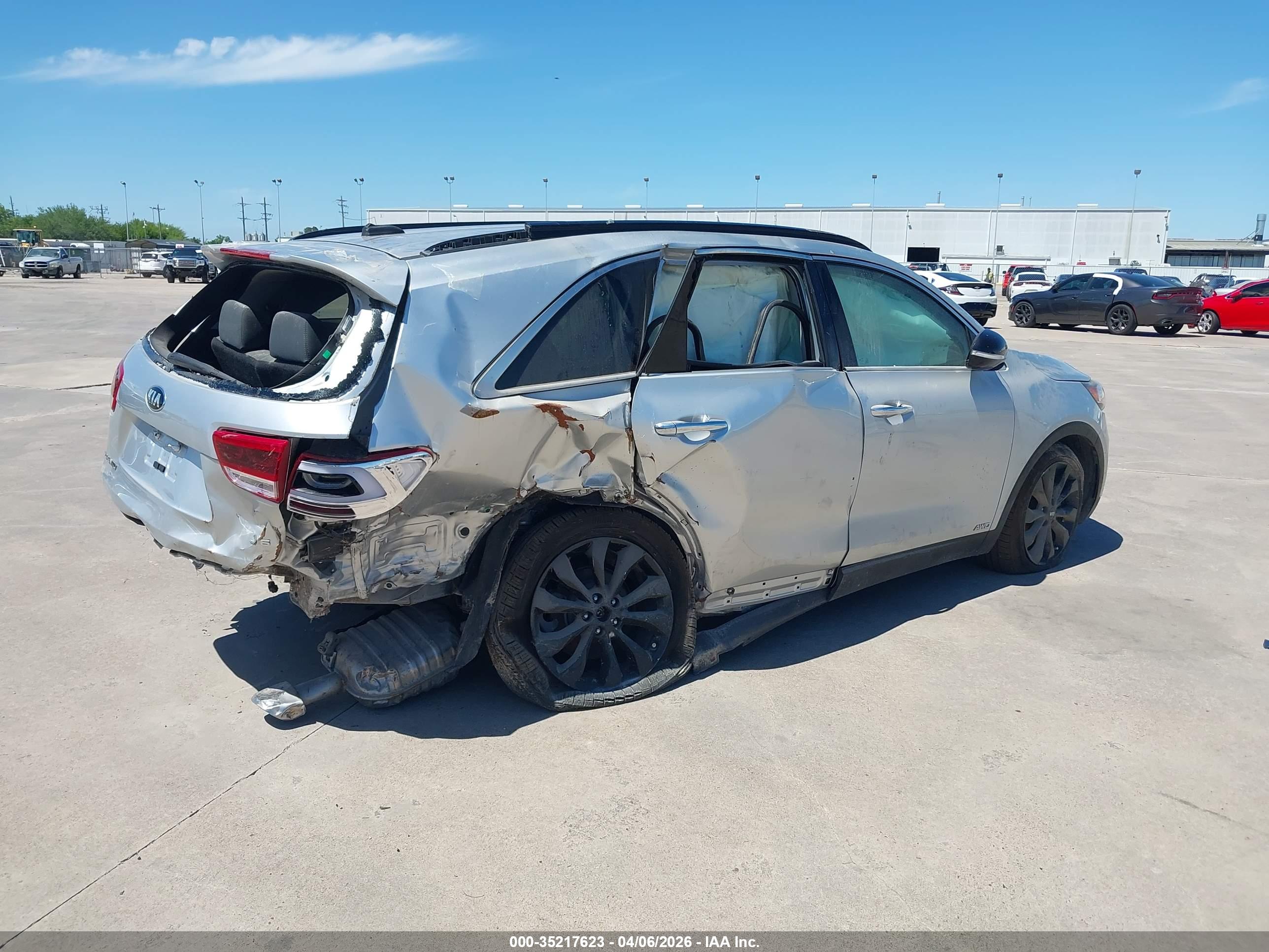 KIA SORENTO image 4