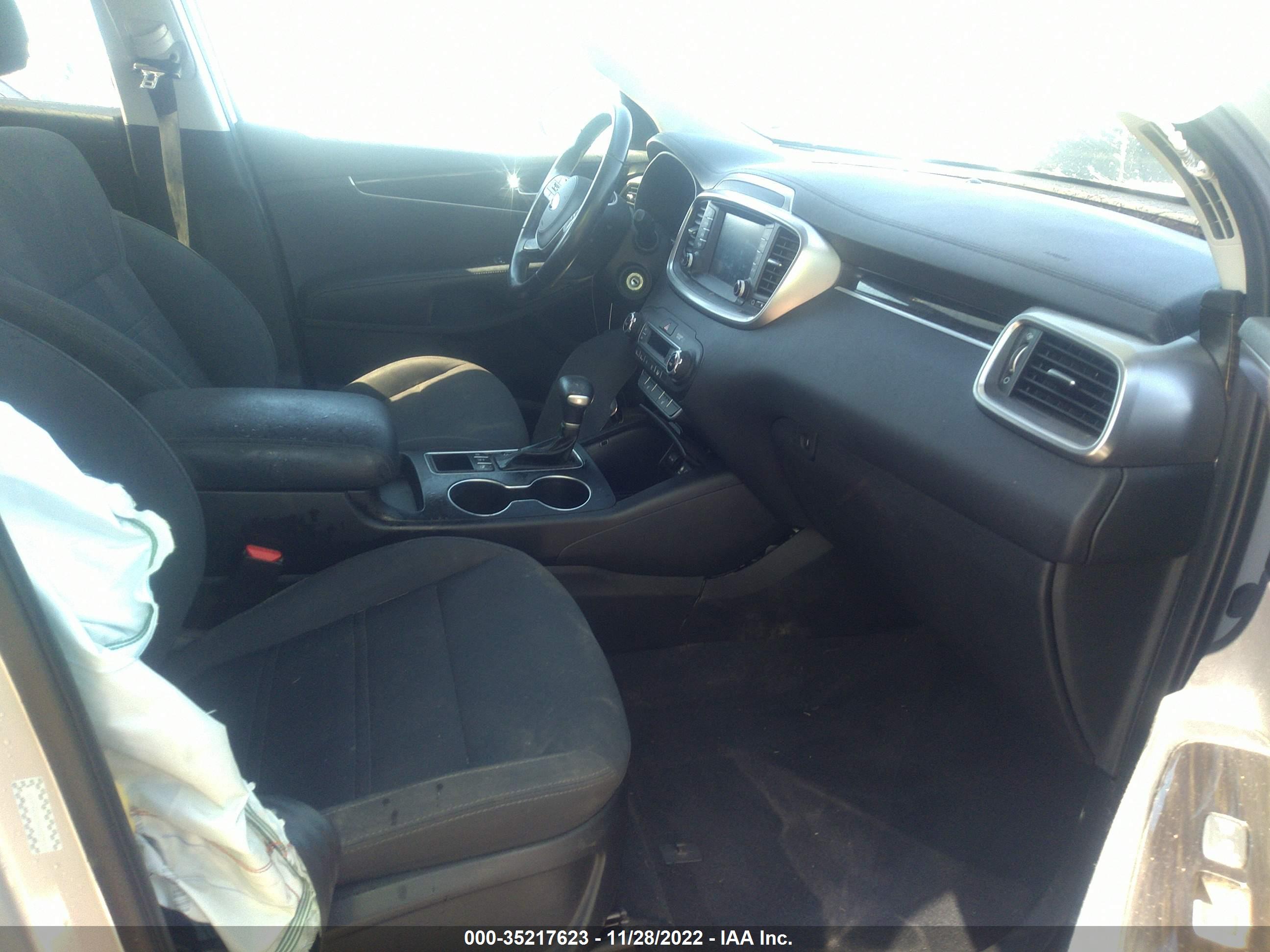 KIA SORENTO image 5