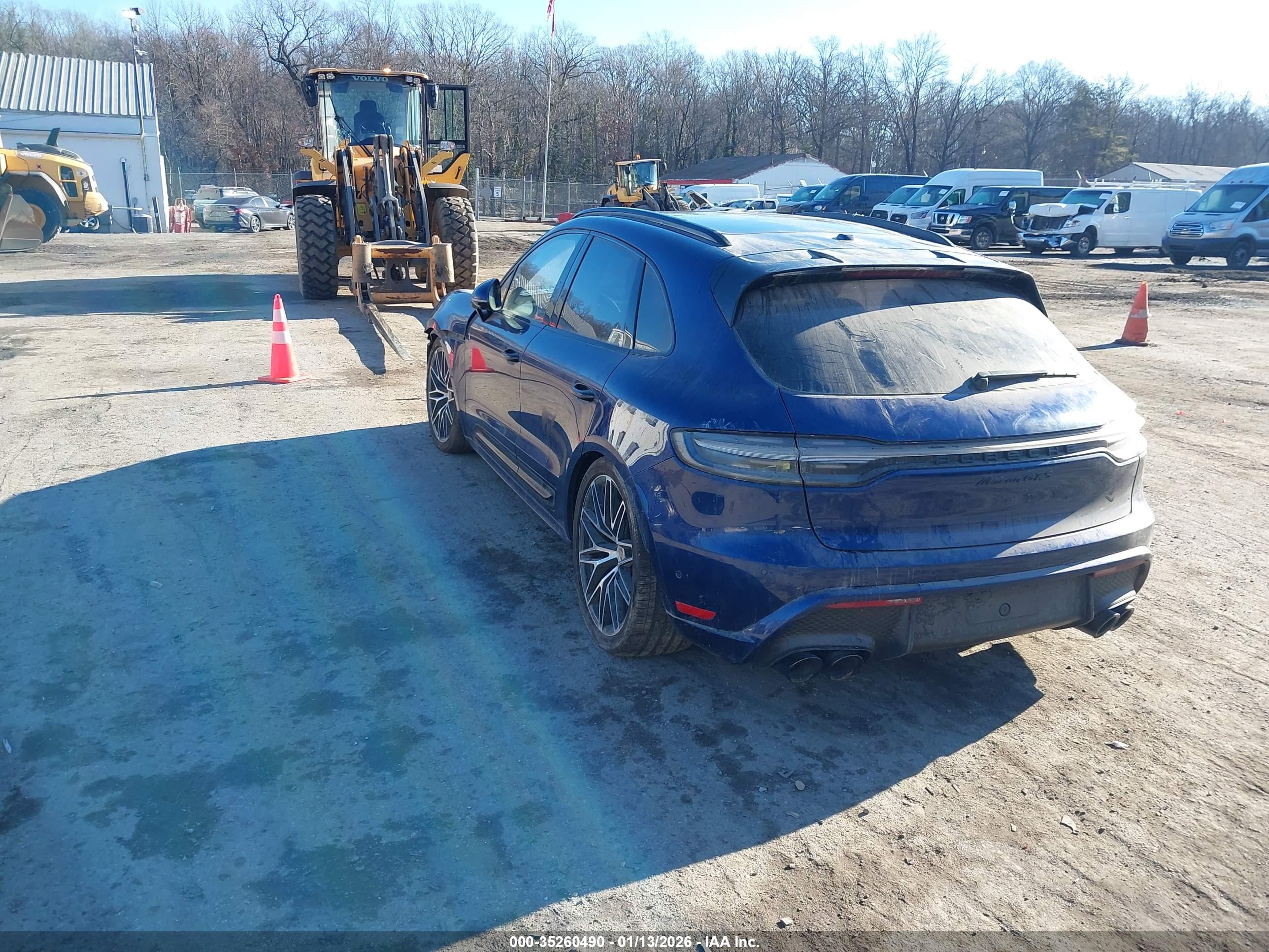 PORSCHE MACAN image 3