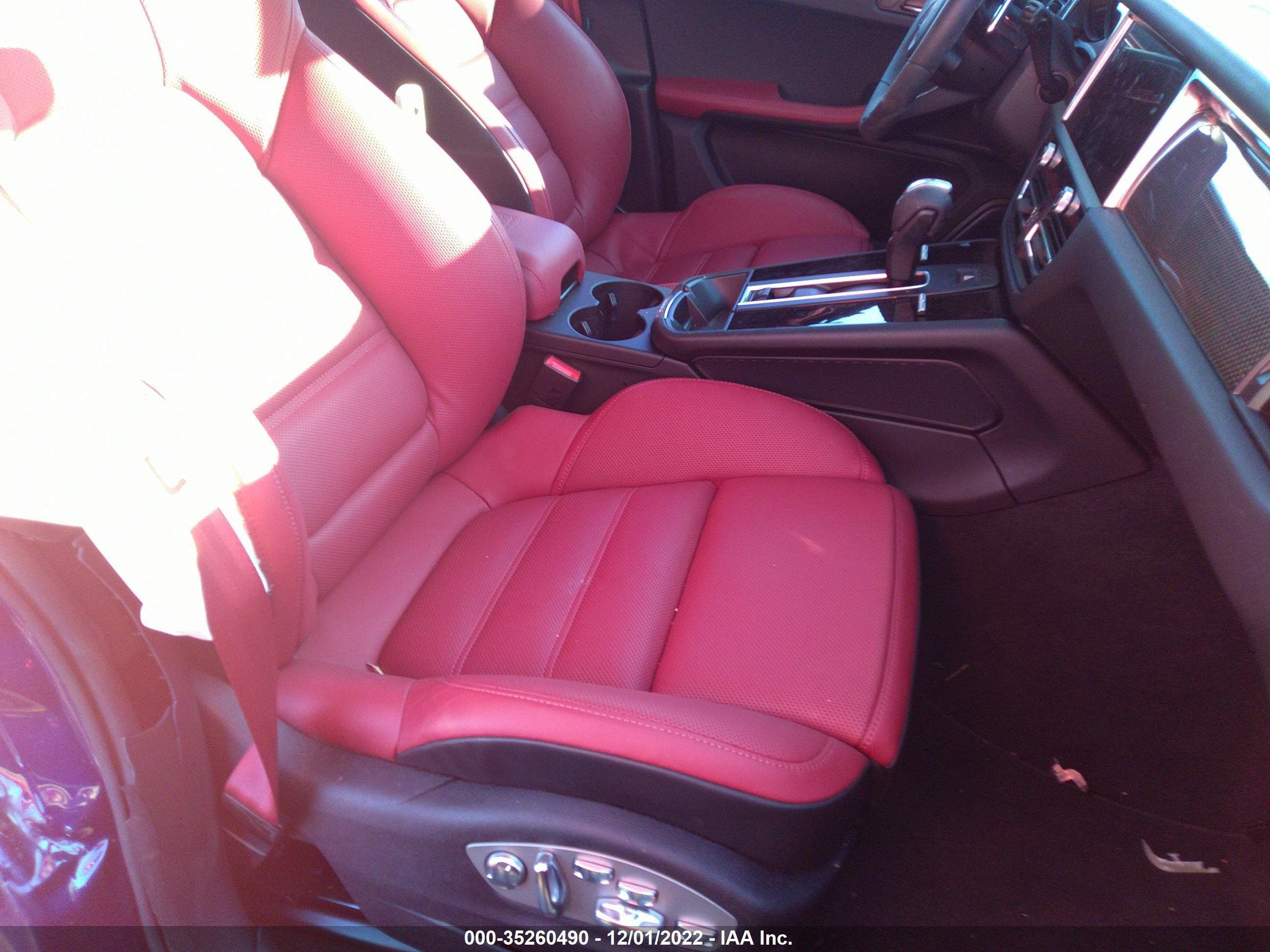 PORSCHE MACAN image 5