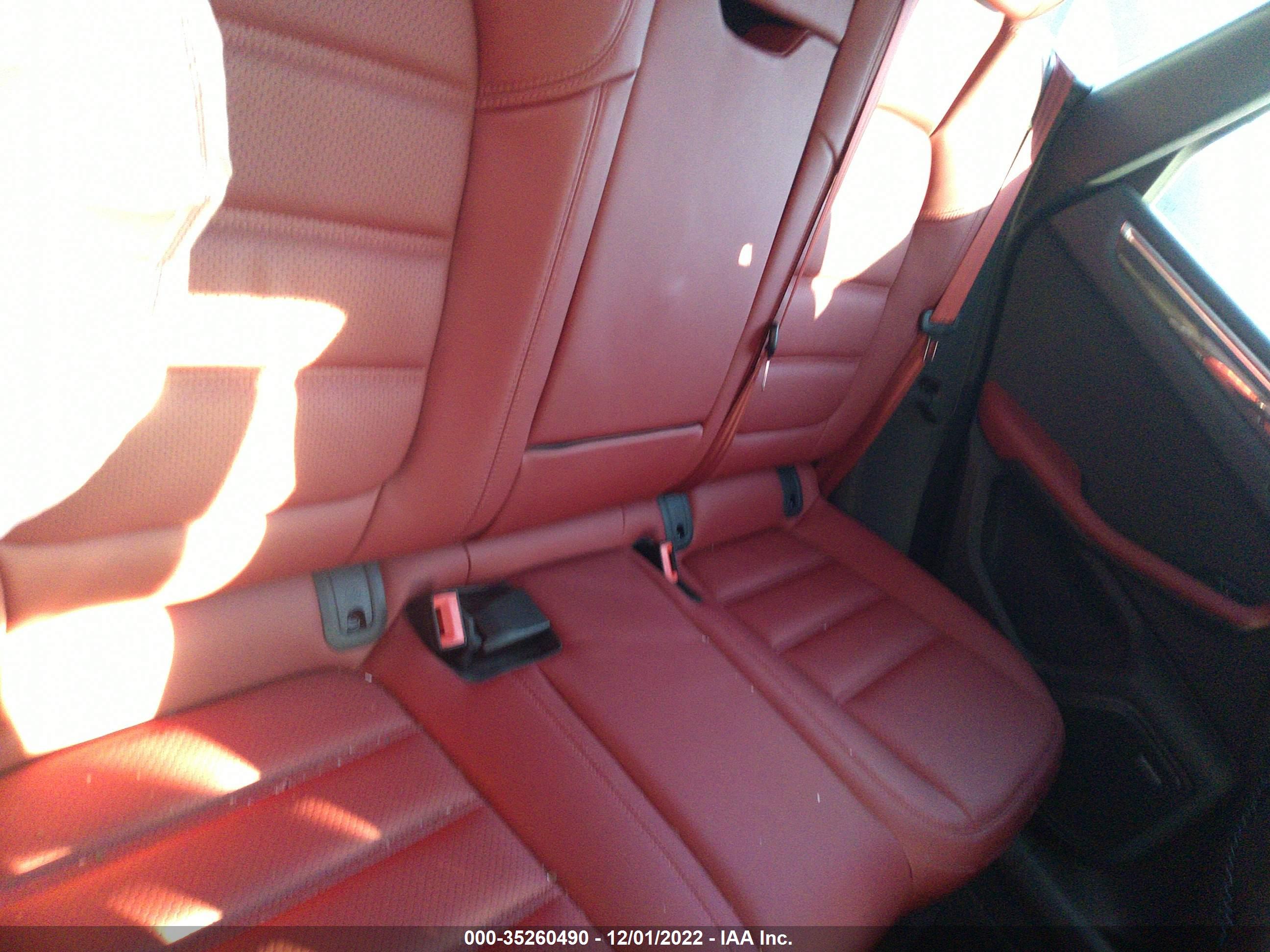 PORSCHE MACAN image 8