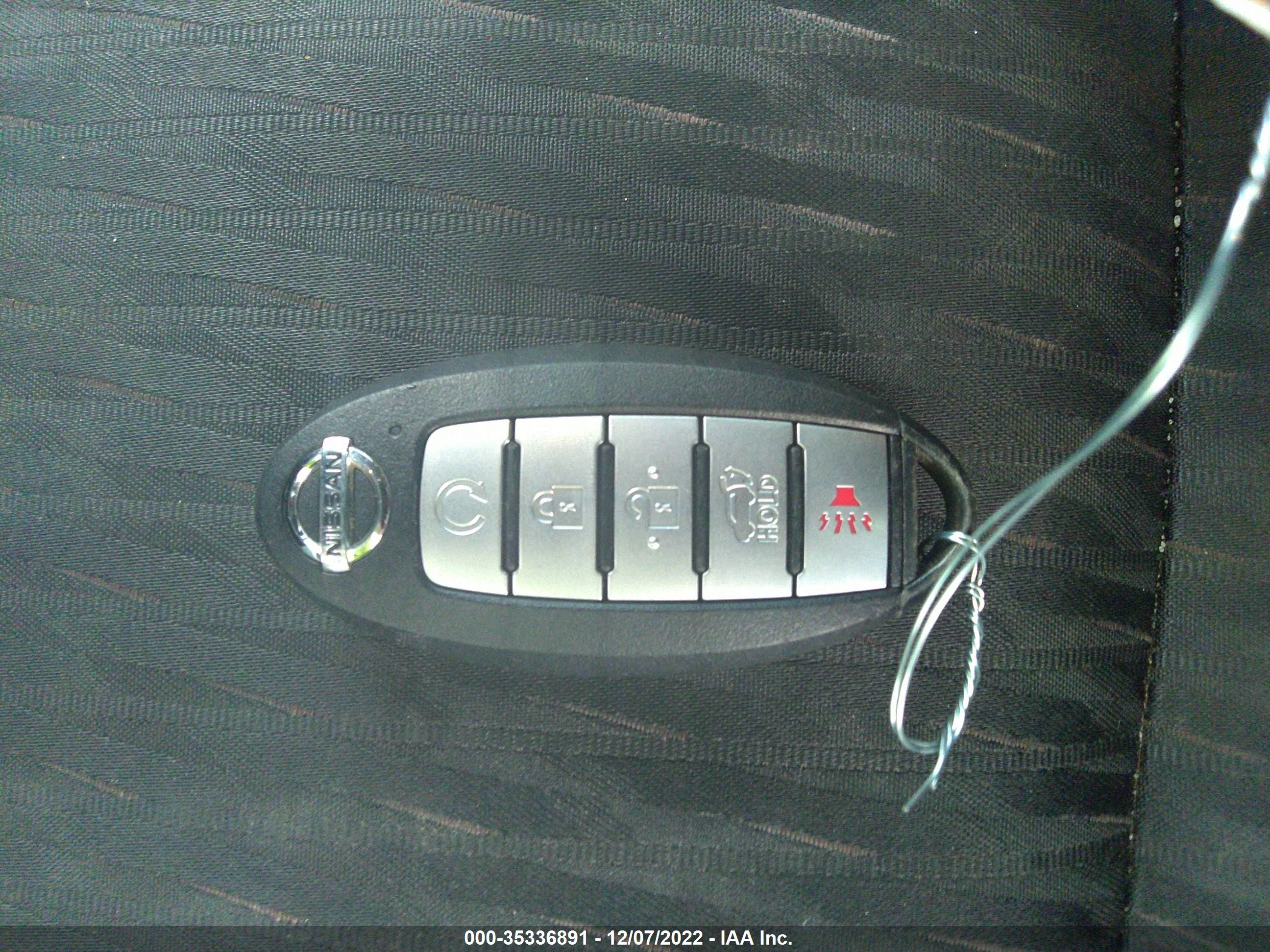 NISSAN ROGUE image 11