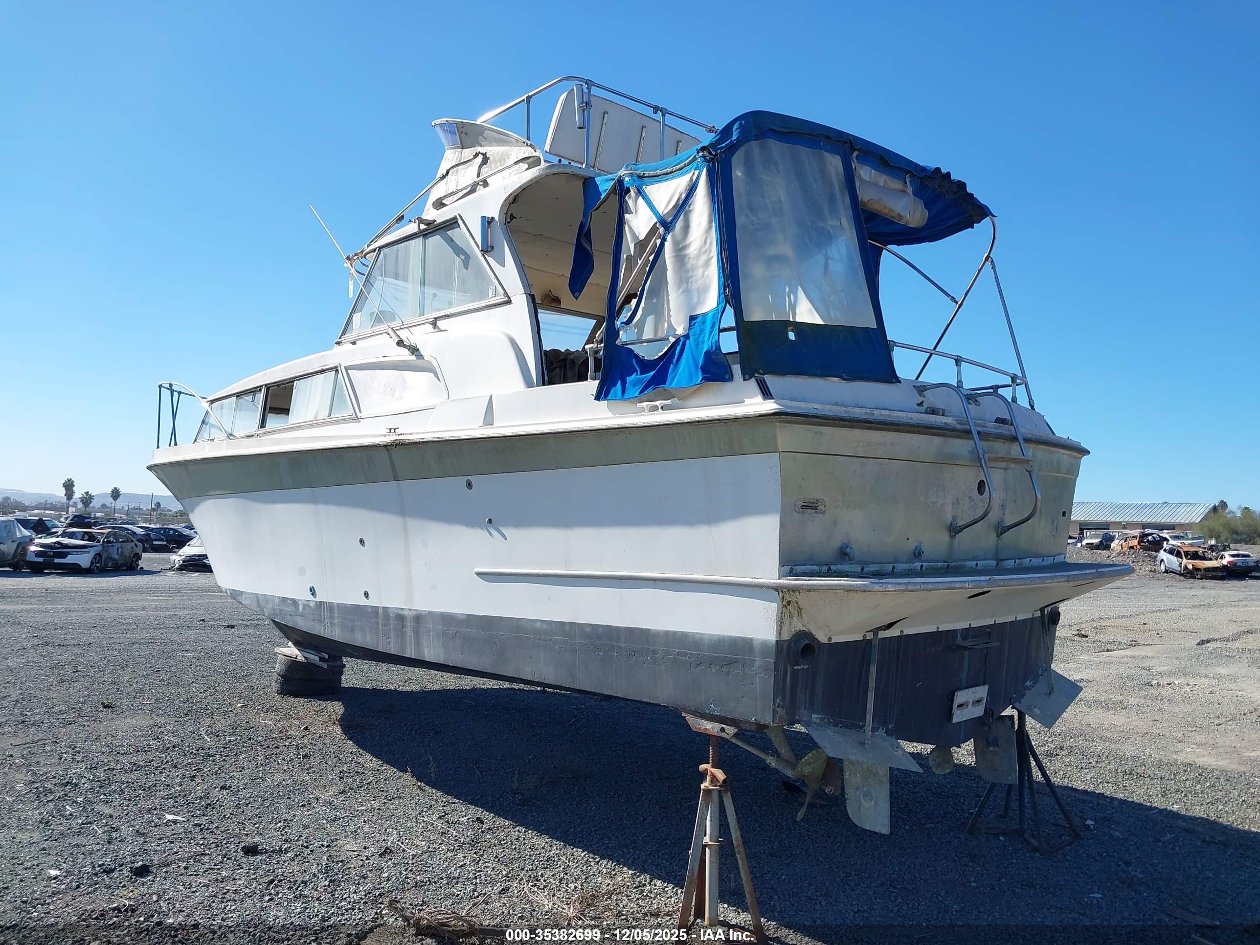 UNIFLITE BOAT image 3