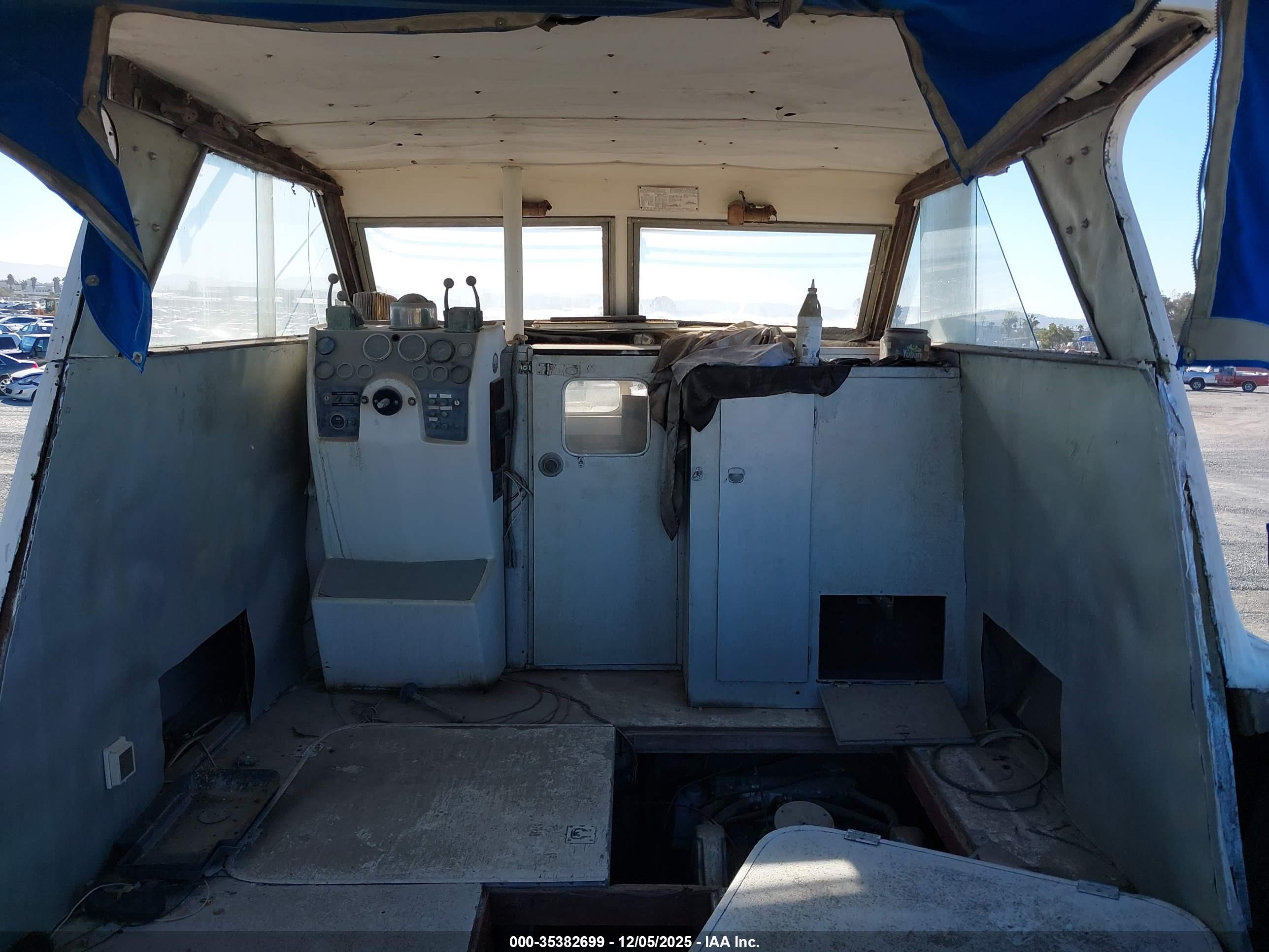 UNIFLITE BOAT image 5