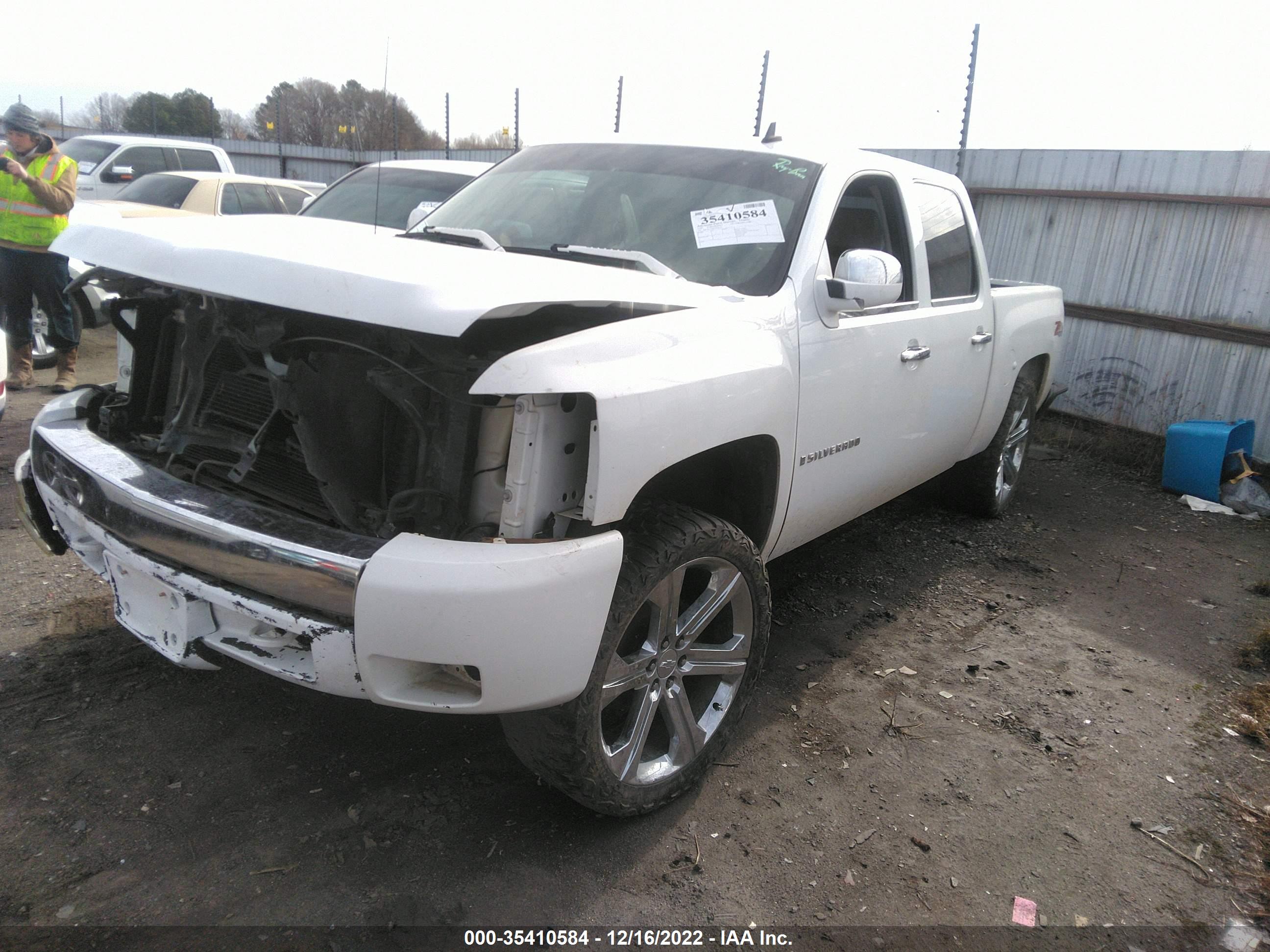CHEVROLET SILVERADO image 2