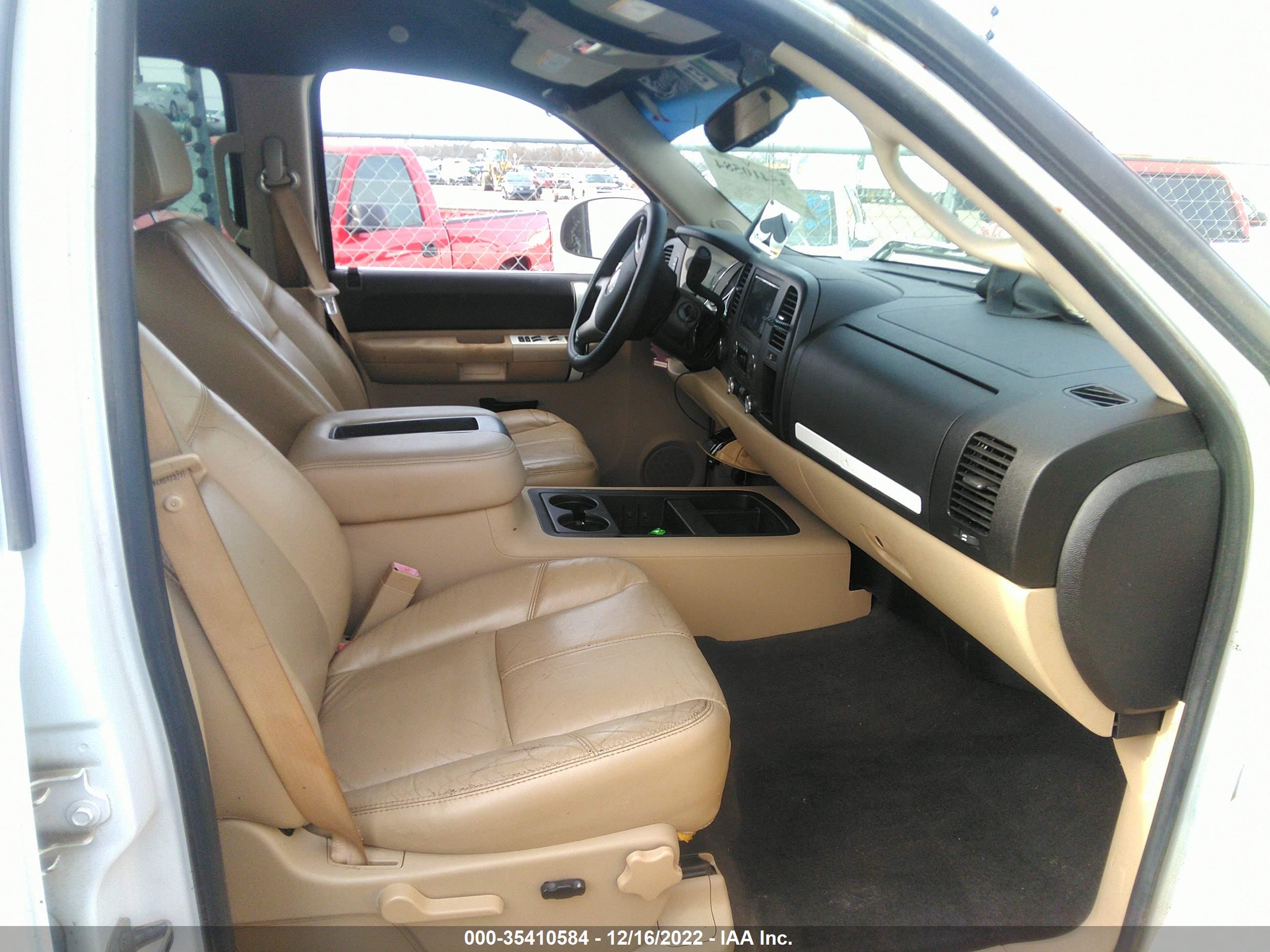 CHEVROLET SILVERADO image 5