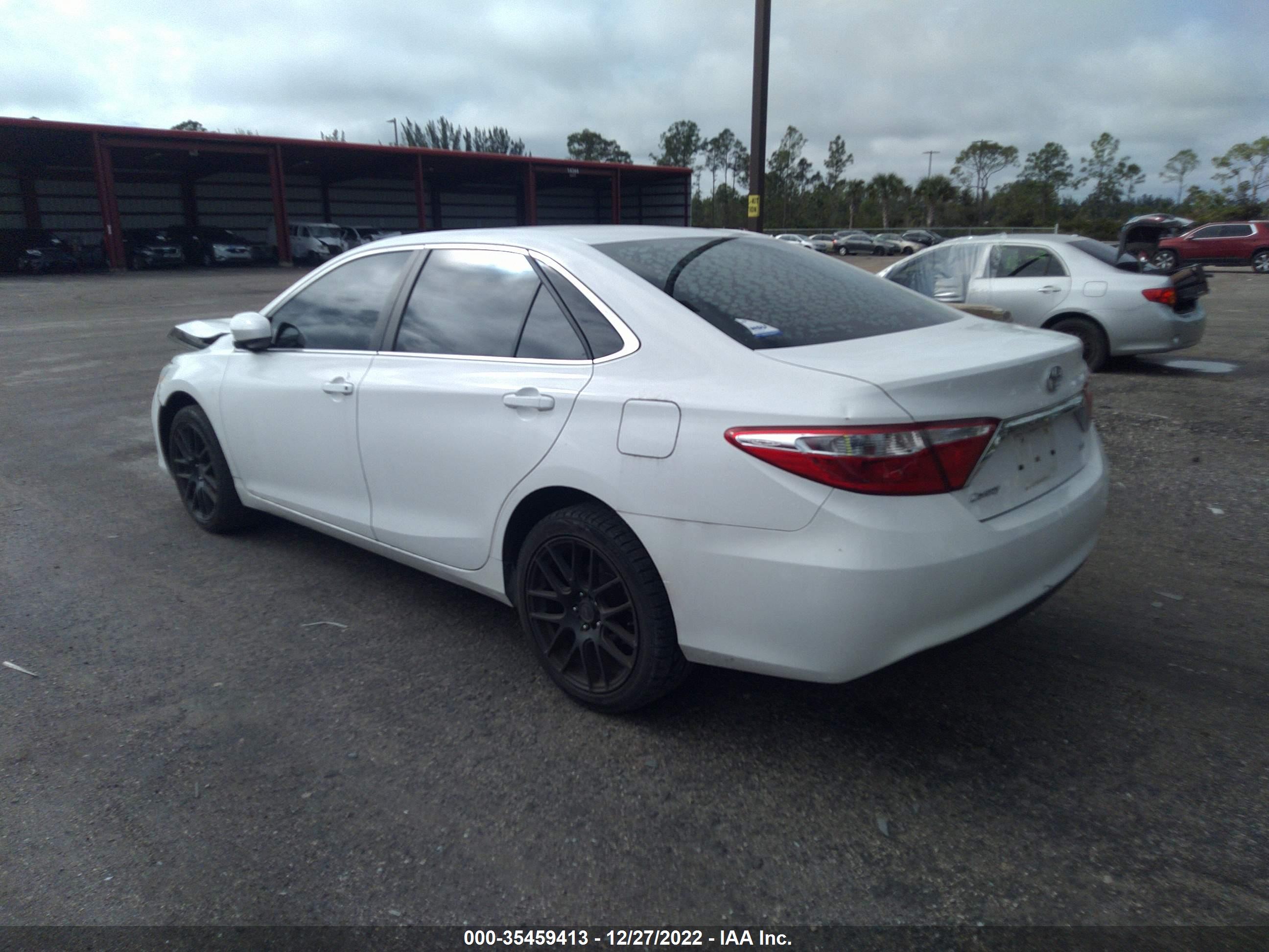 TOYOTA CAMRY image 3