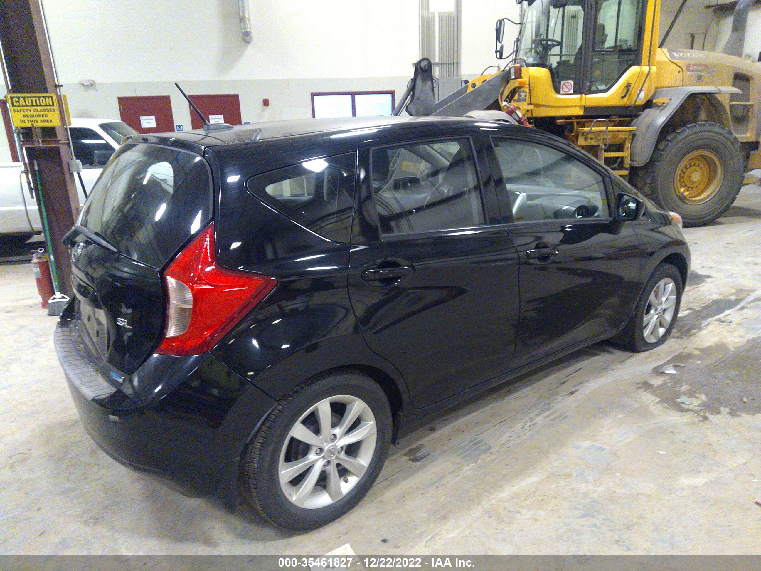 NISSAN VERSA image 4