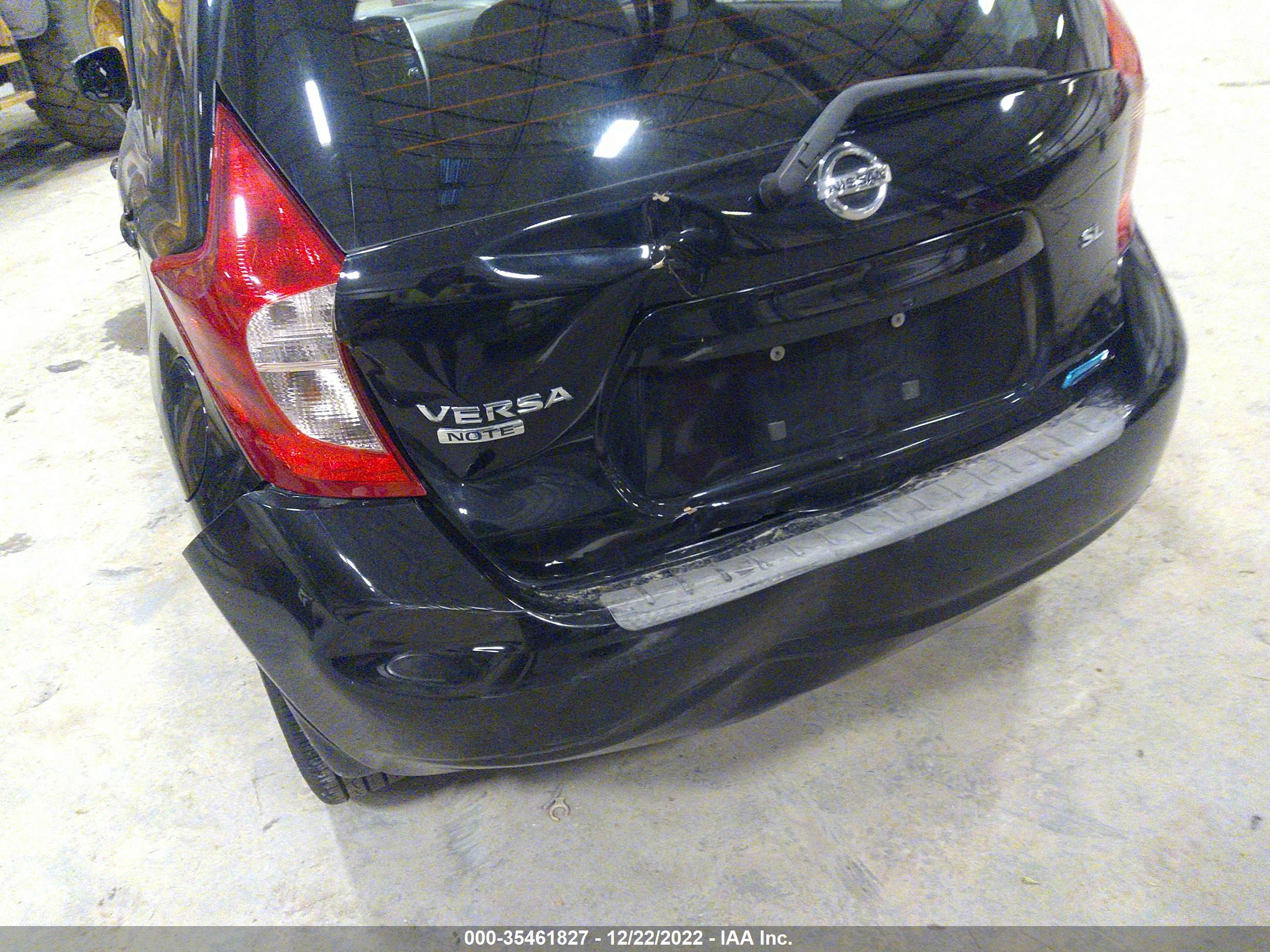 NISSAN VERSA image 6