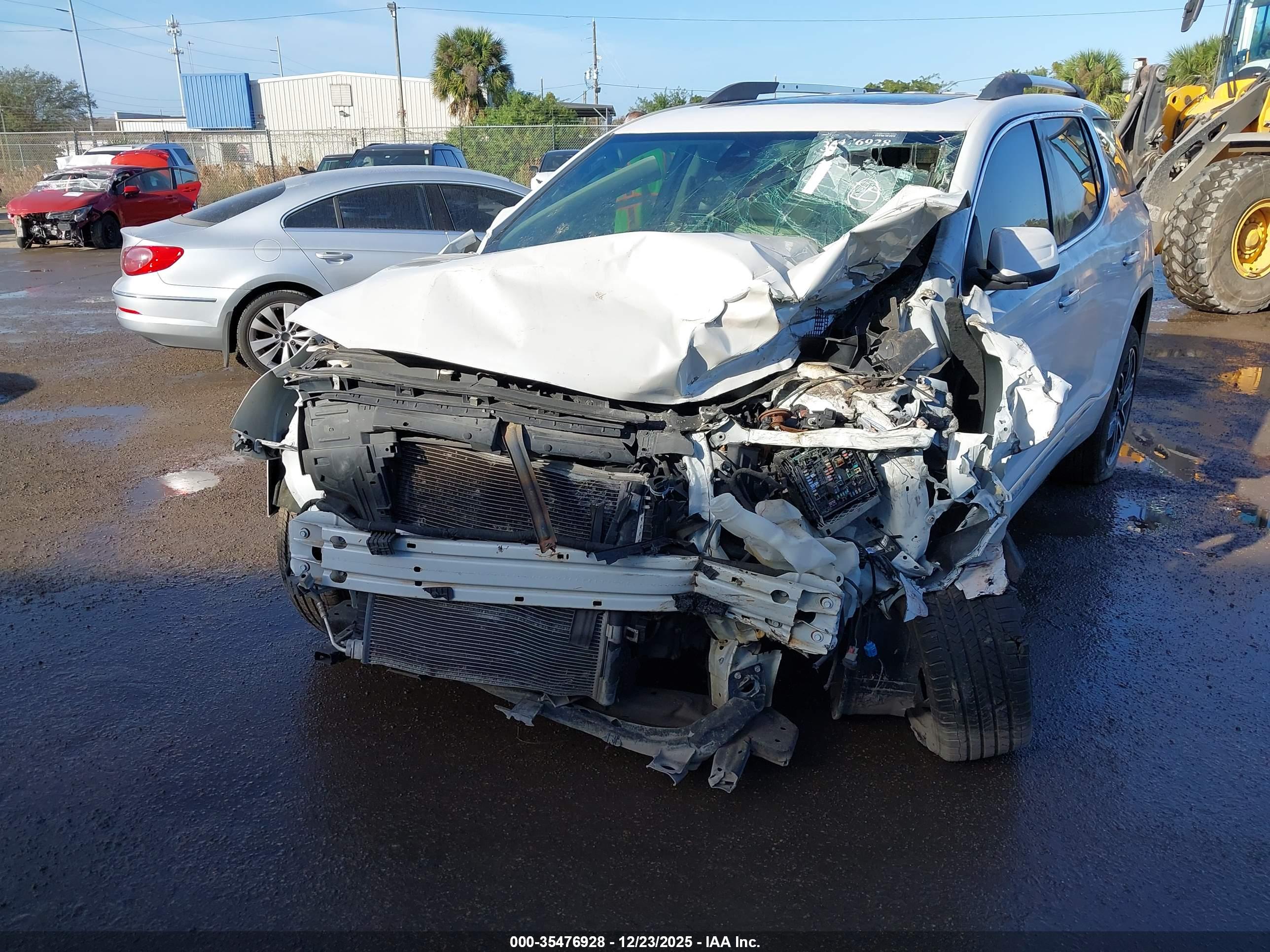 GMC ACADIA image 6