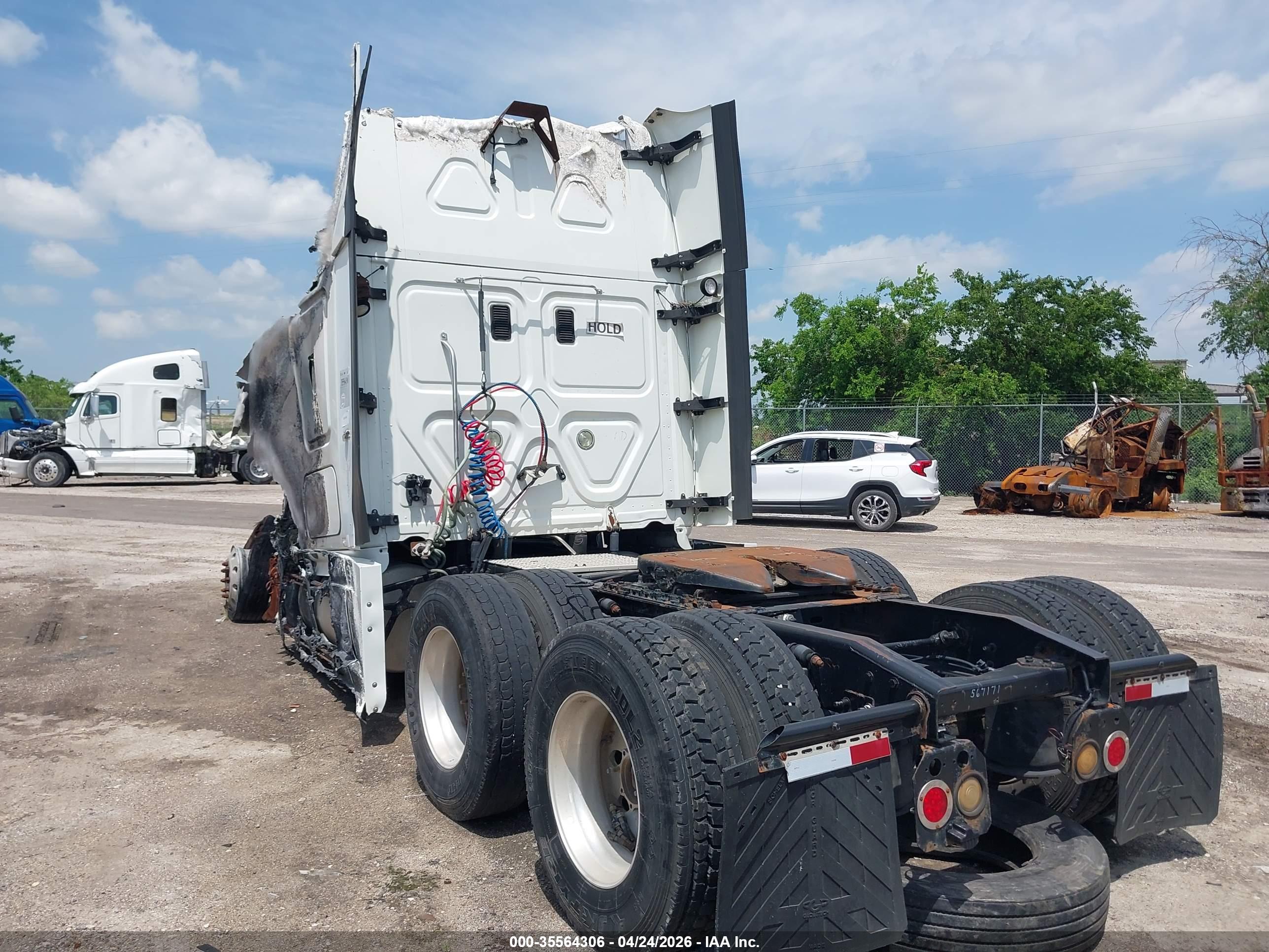 FREIGHTLINER CASCADIA image 3
