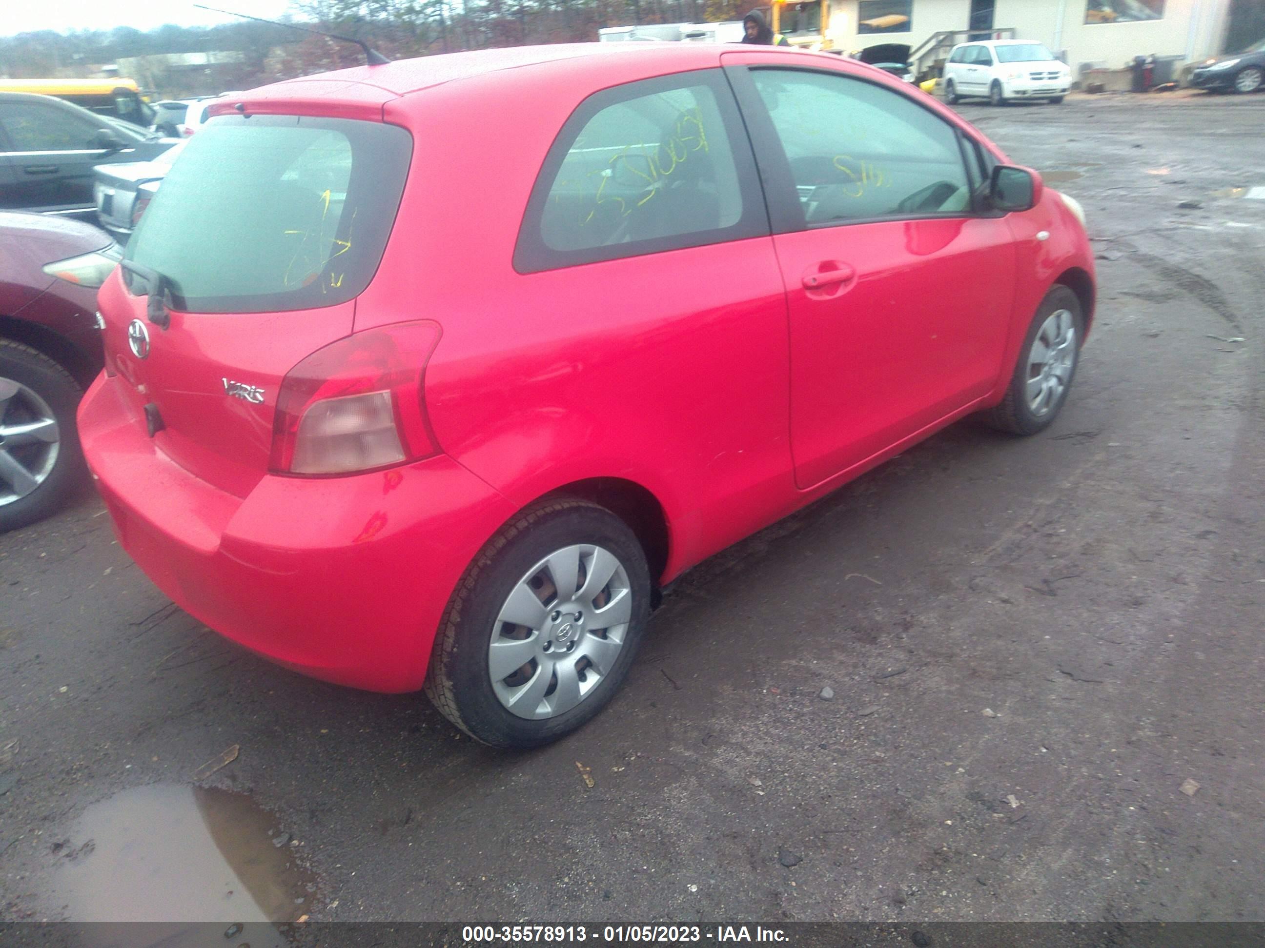 TOYOTA YARIS image 4