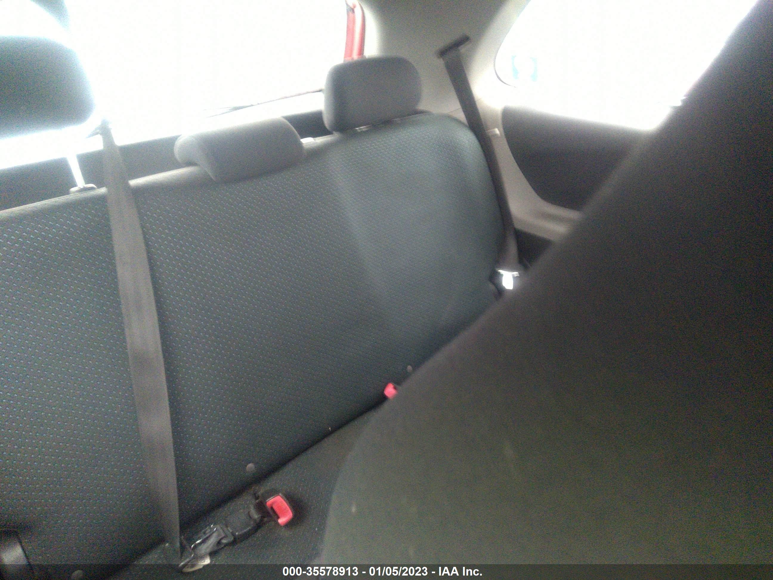 TOYOTA YARIS image 8
