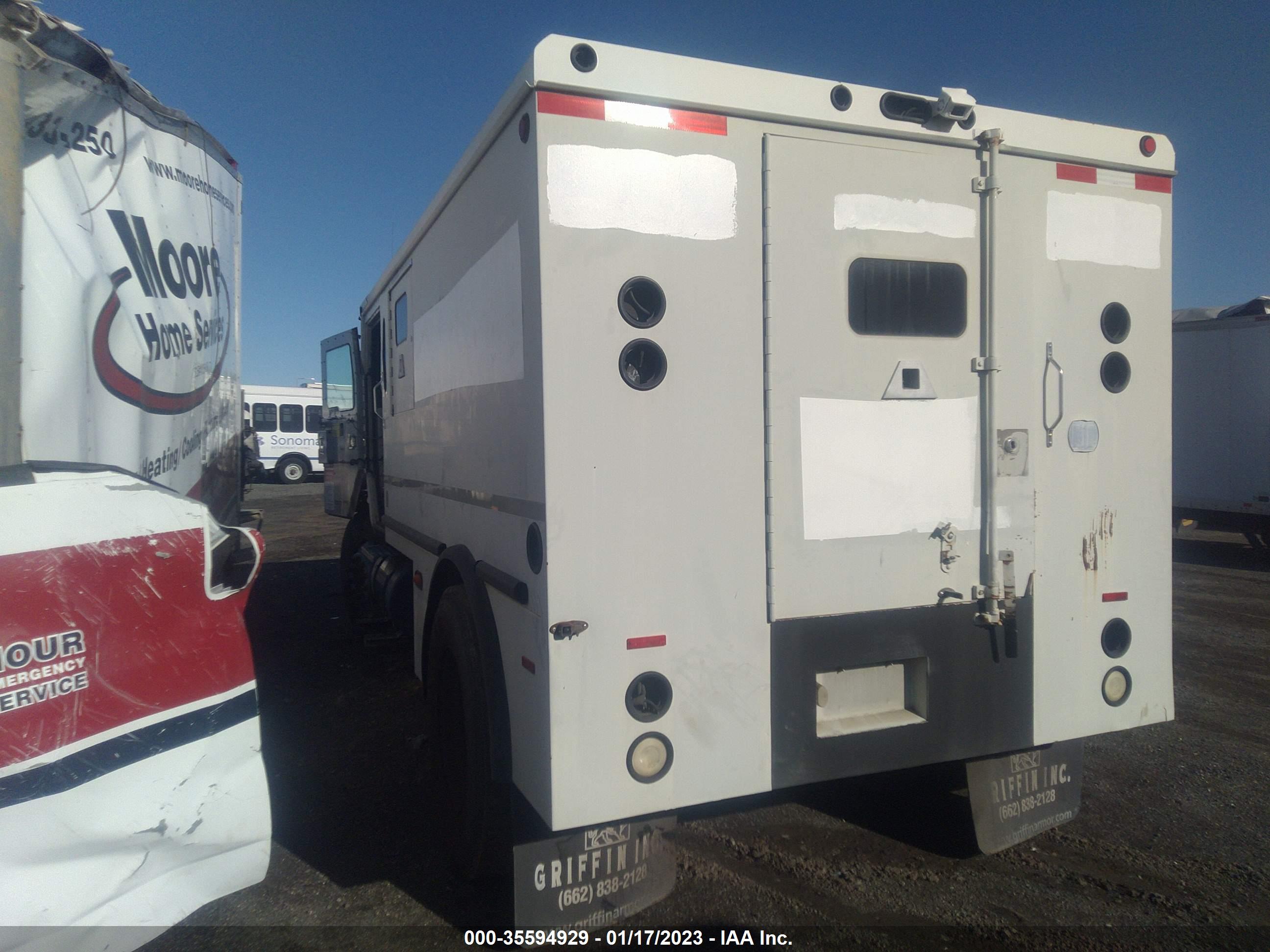 INTERNATIONAL 4000 image 3