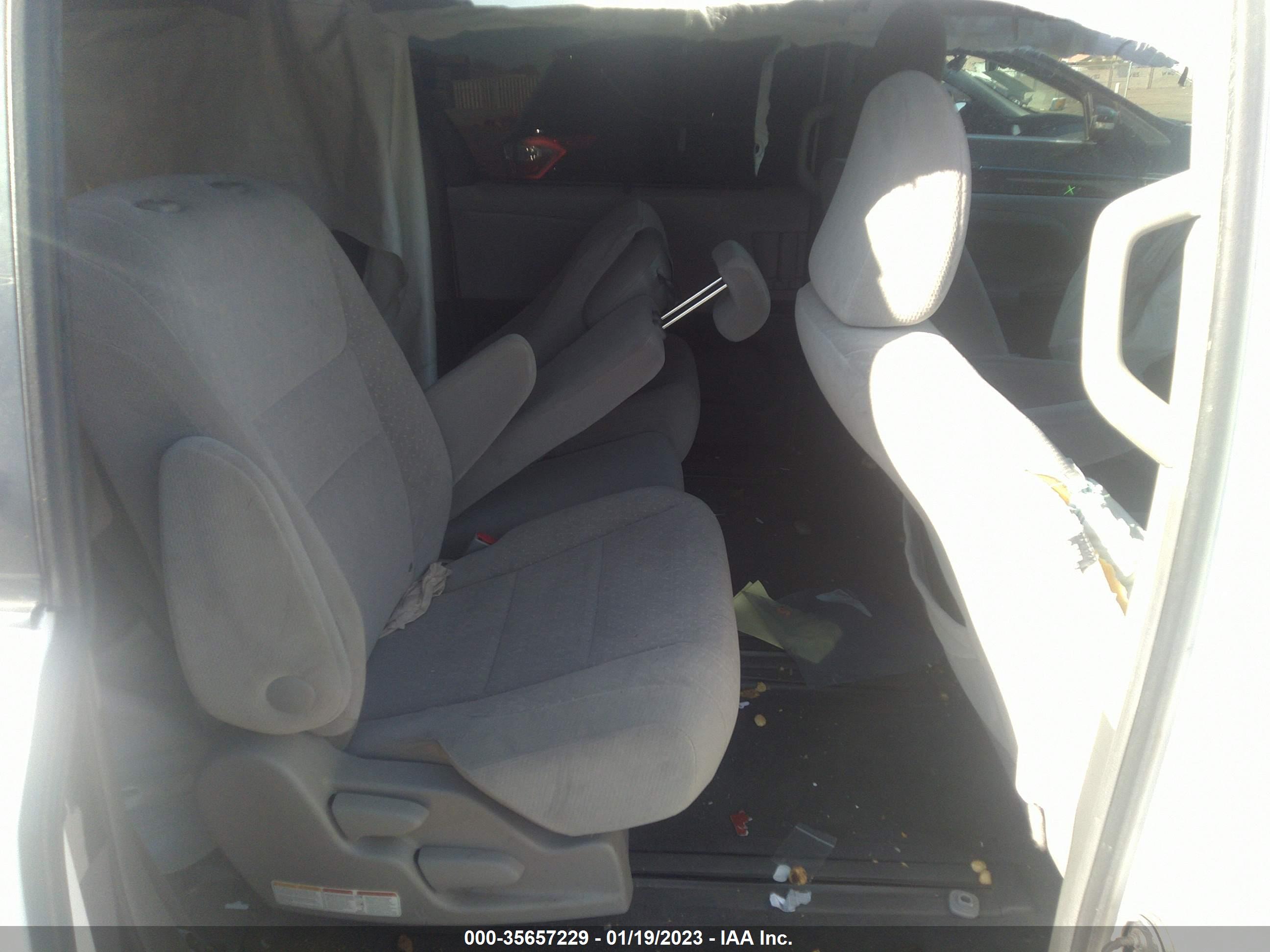 TOYOTA SIENNA image 8