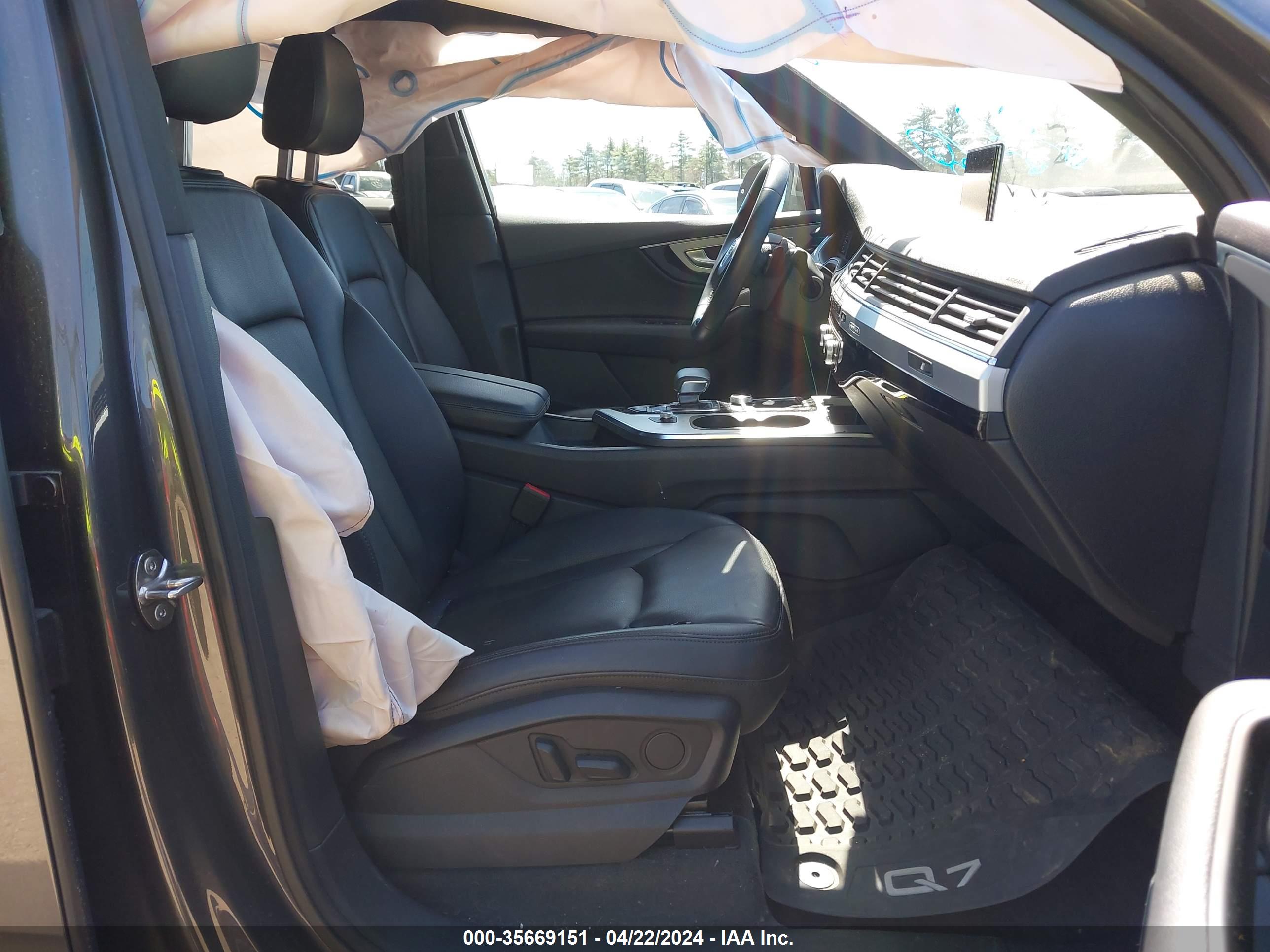 AUDI Q7 image 5
