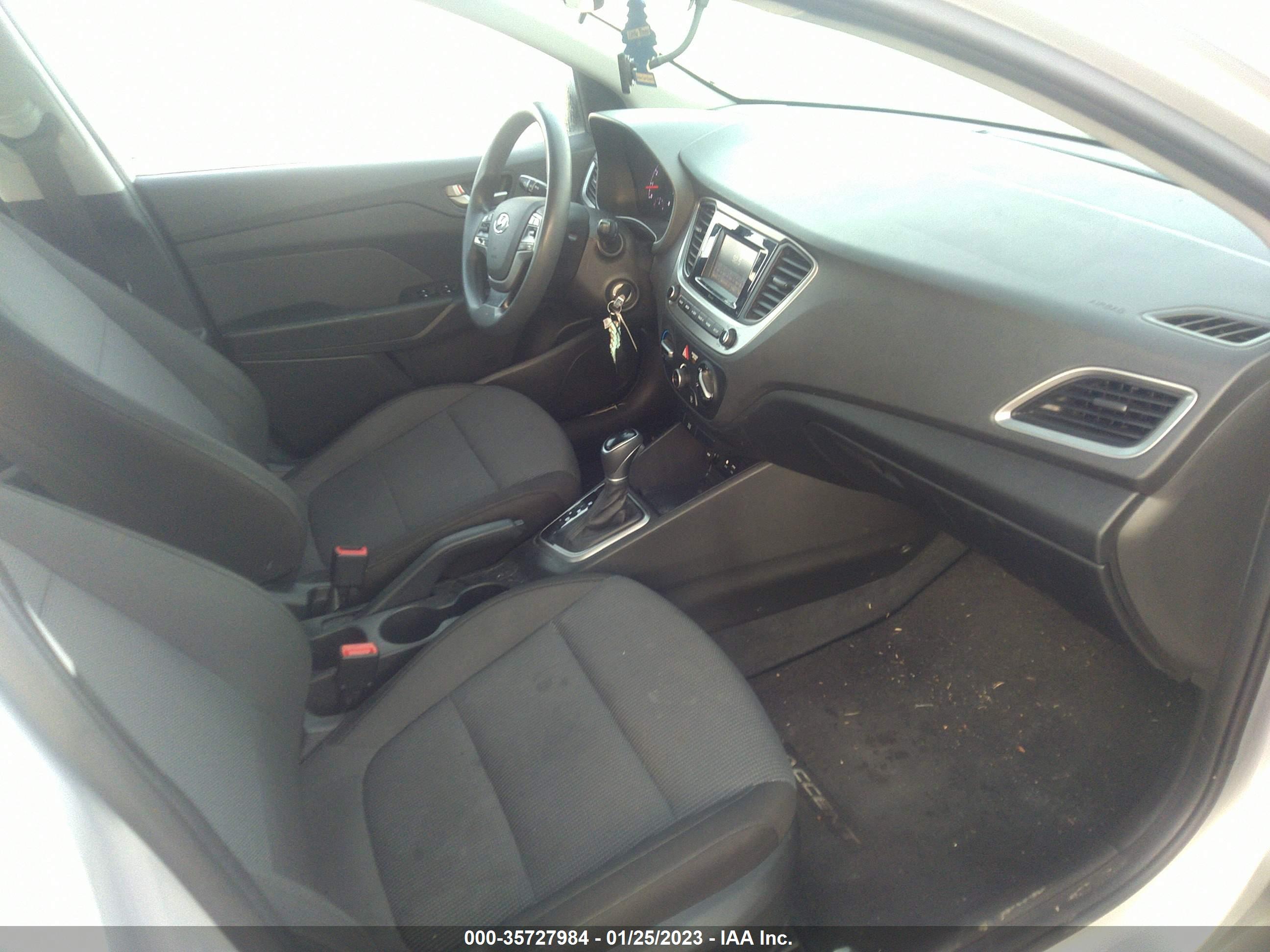 HYUNDAI ACCENT image 5