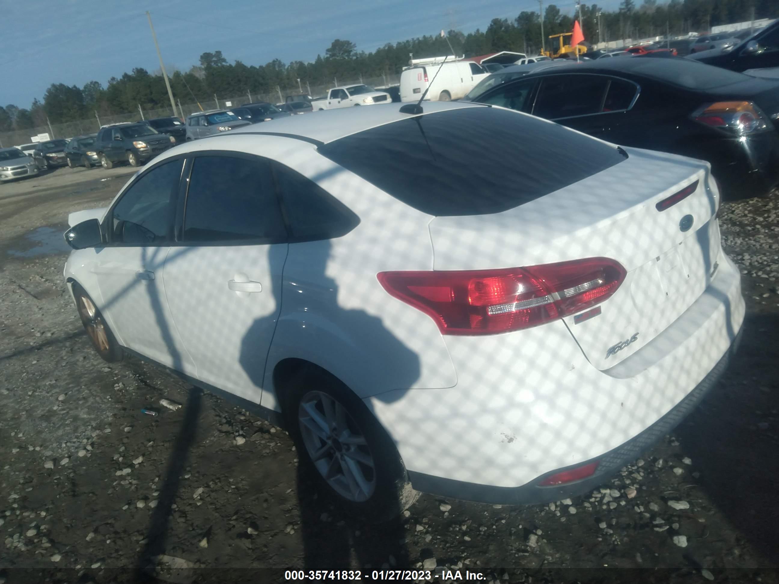 FORD FOCUS image 3