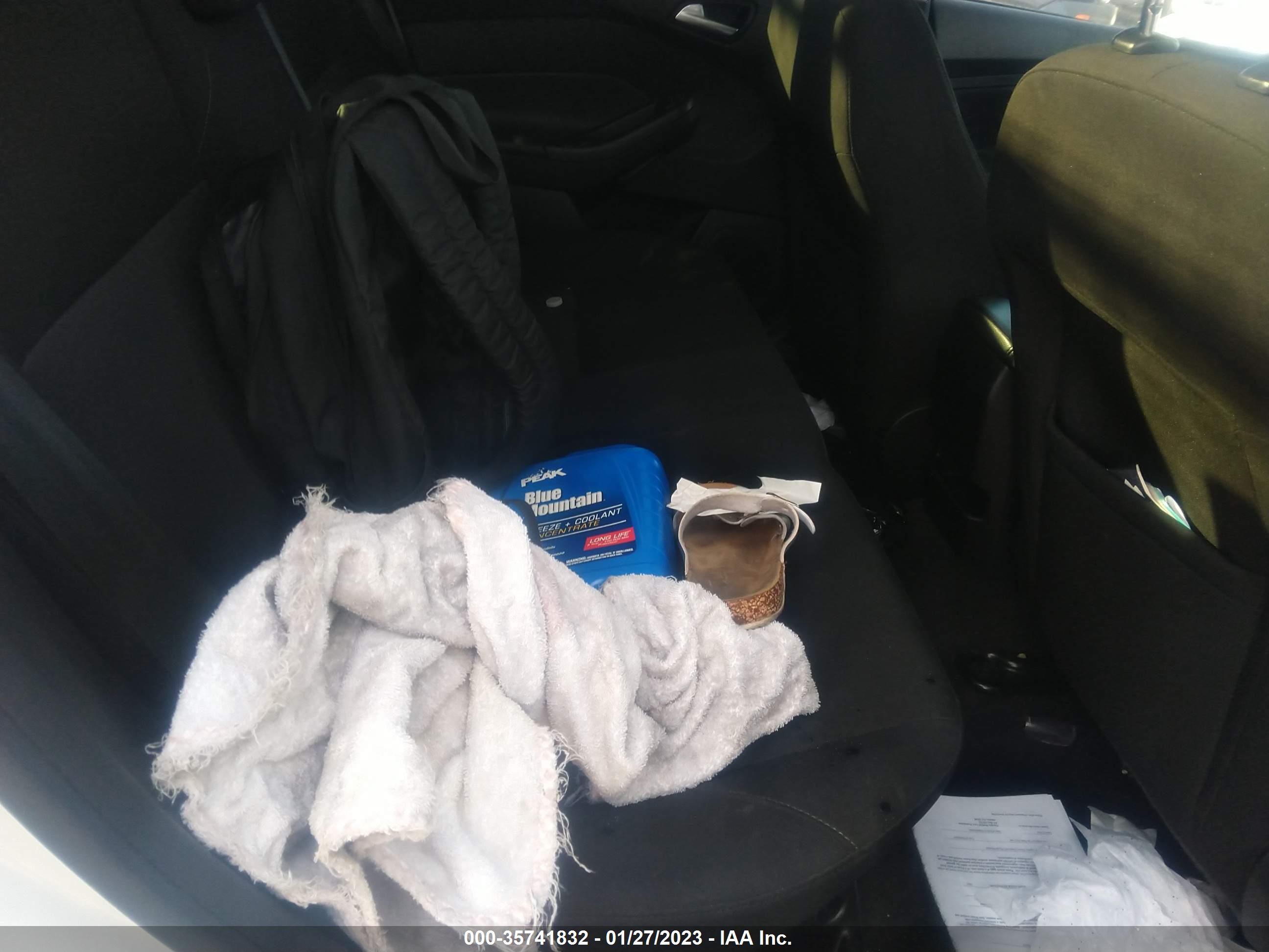 FORD FOCUS image 8