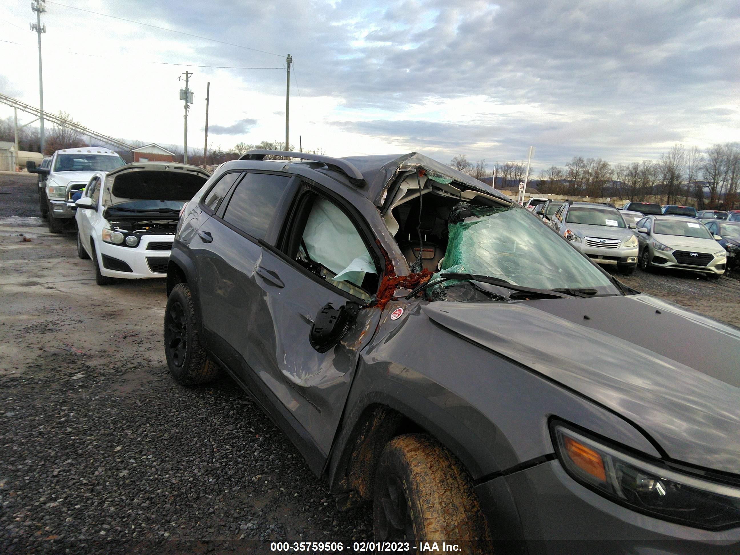 JEEP CHEROKEE image 6
