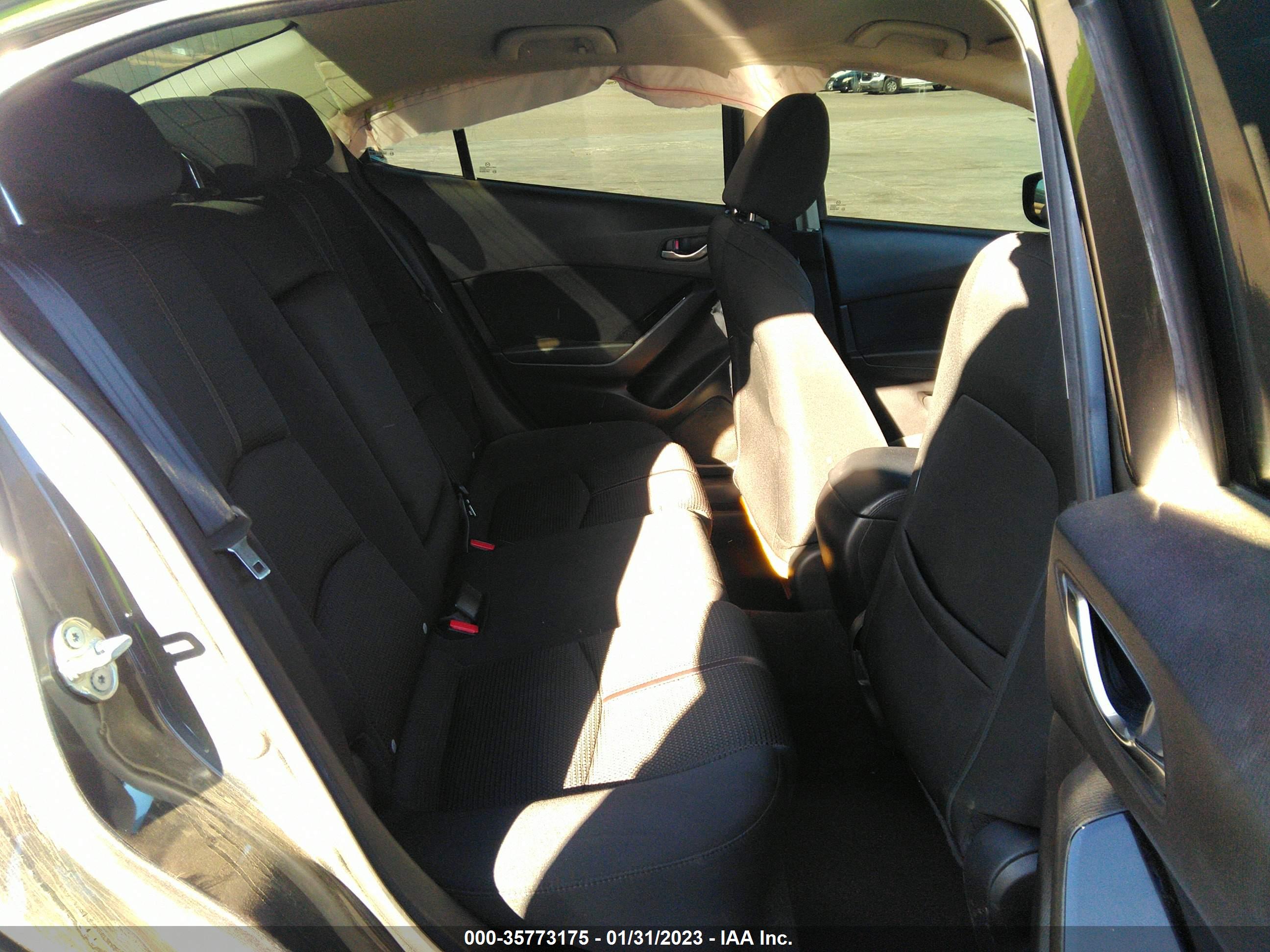 MAZDA MAZDA3 image 8