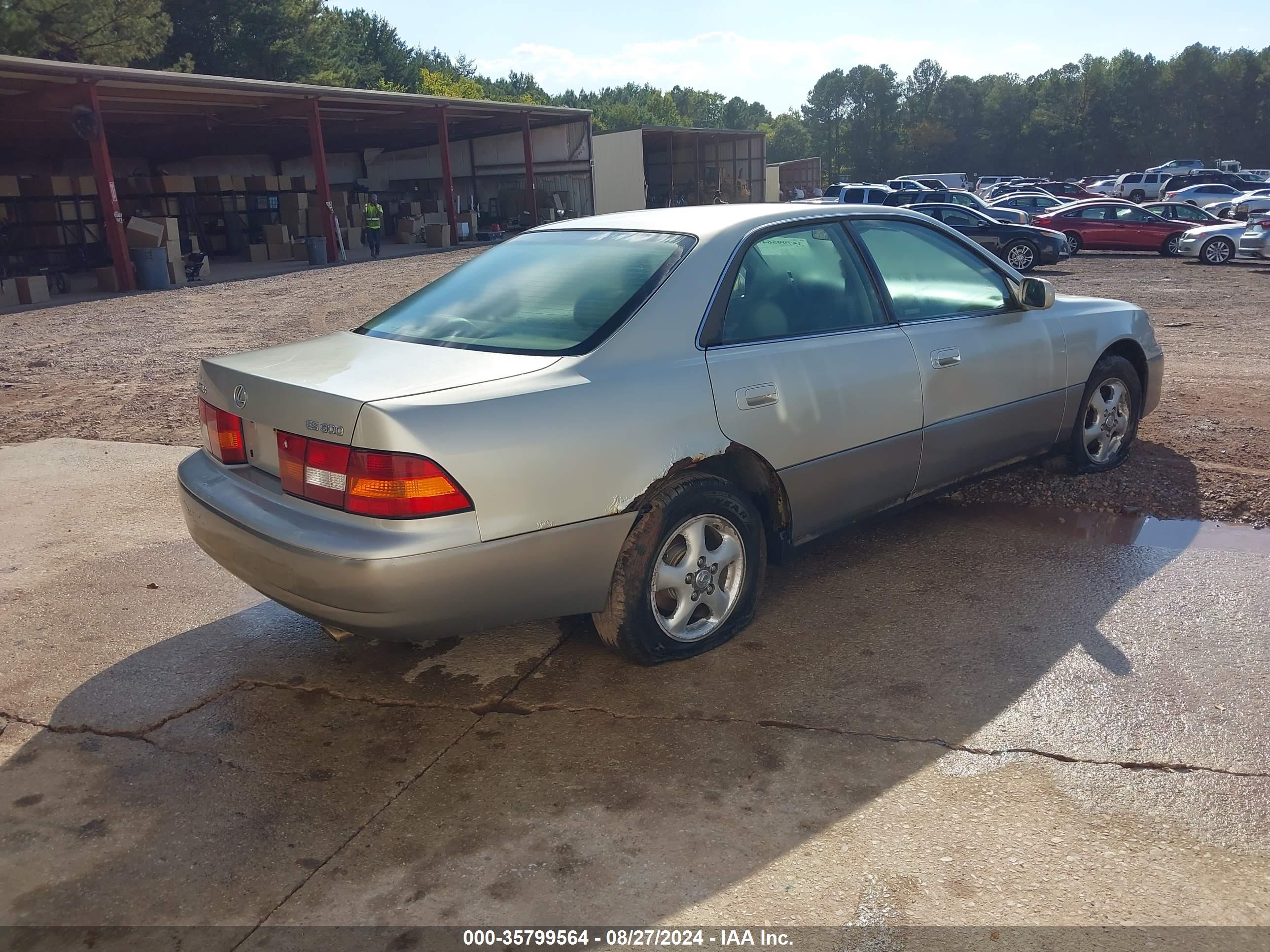LEXUS ES image 4