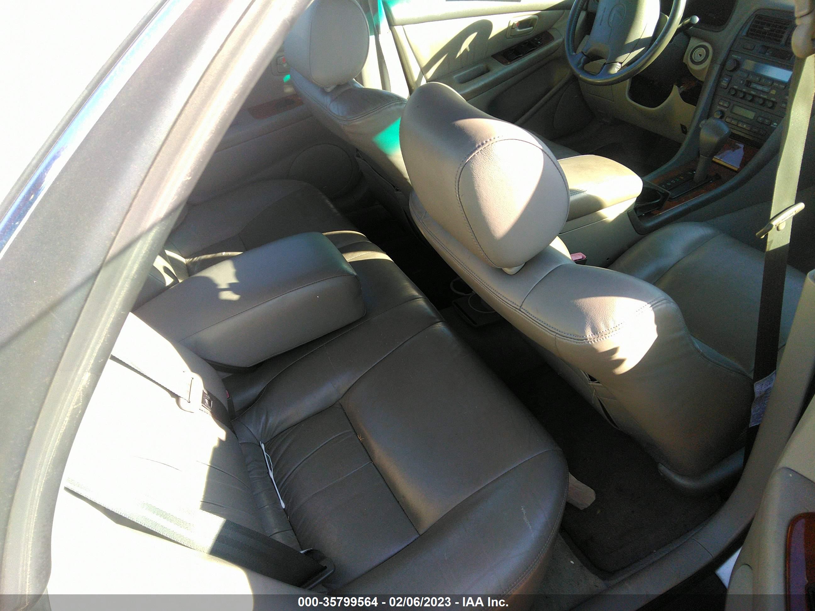 LEXUS ES image 8