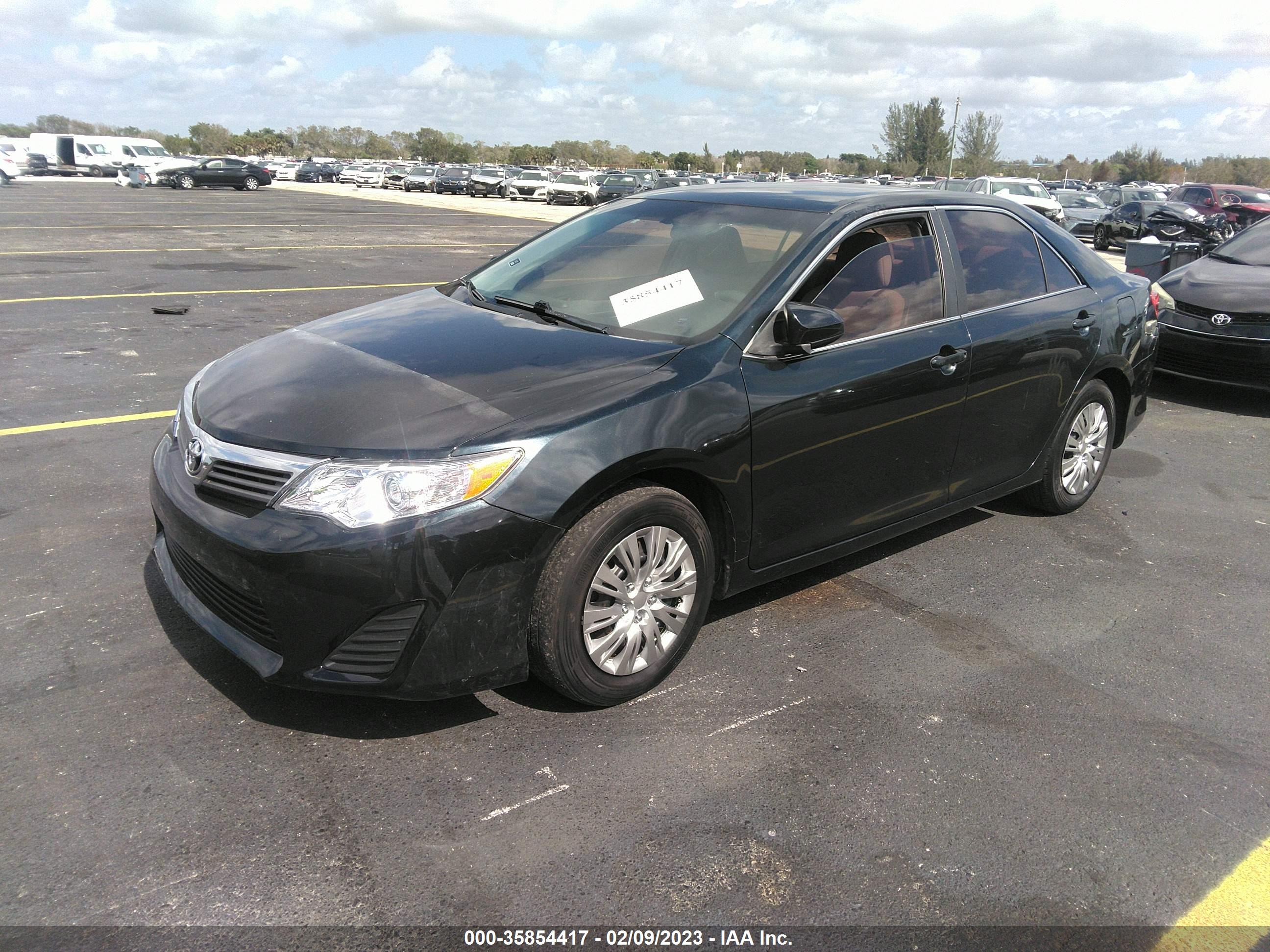 TOYOTA CAMRY image 2