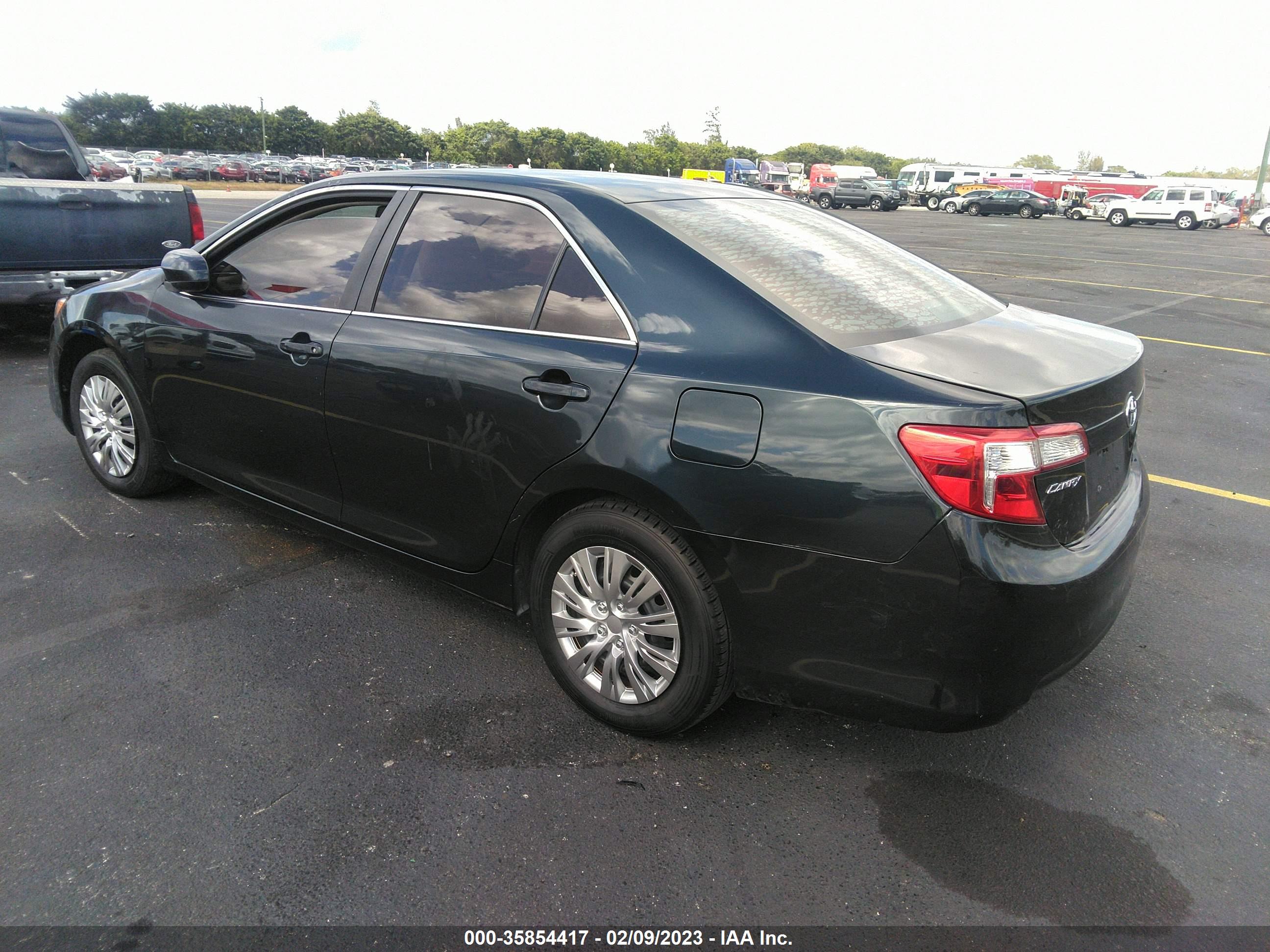TOYOTA CAMRY image 3