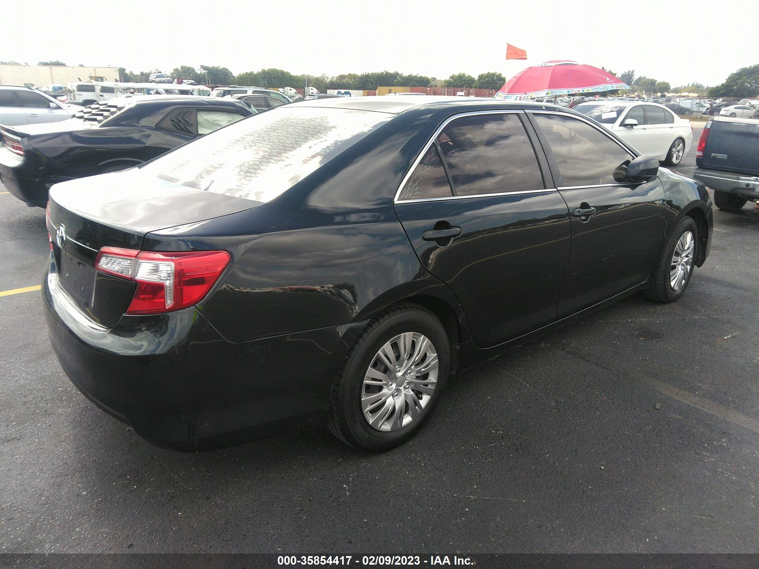 TOYOTA CAMRY image 4