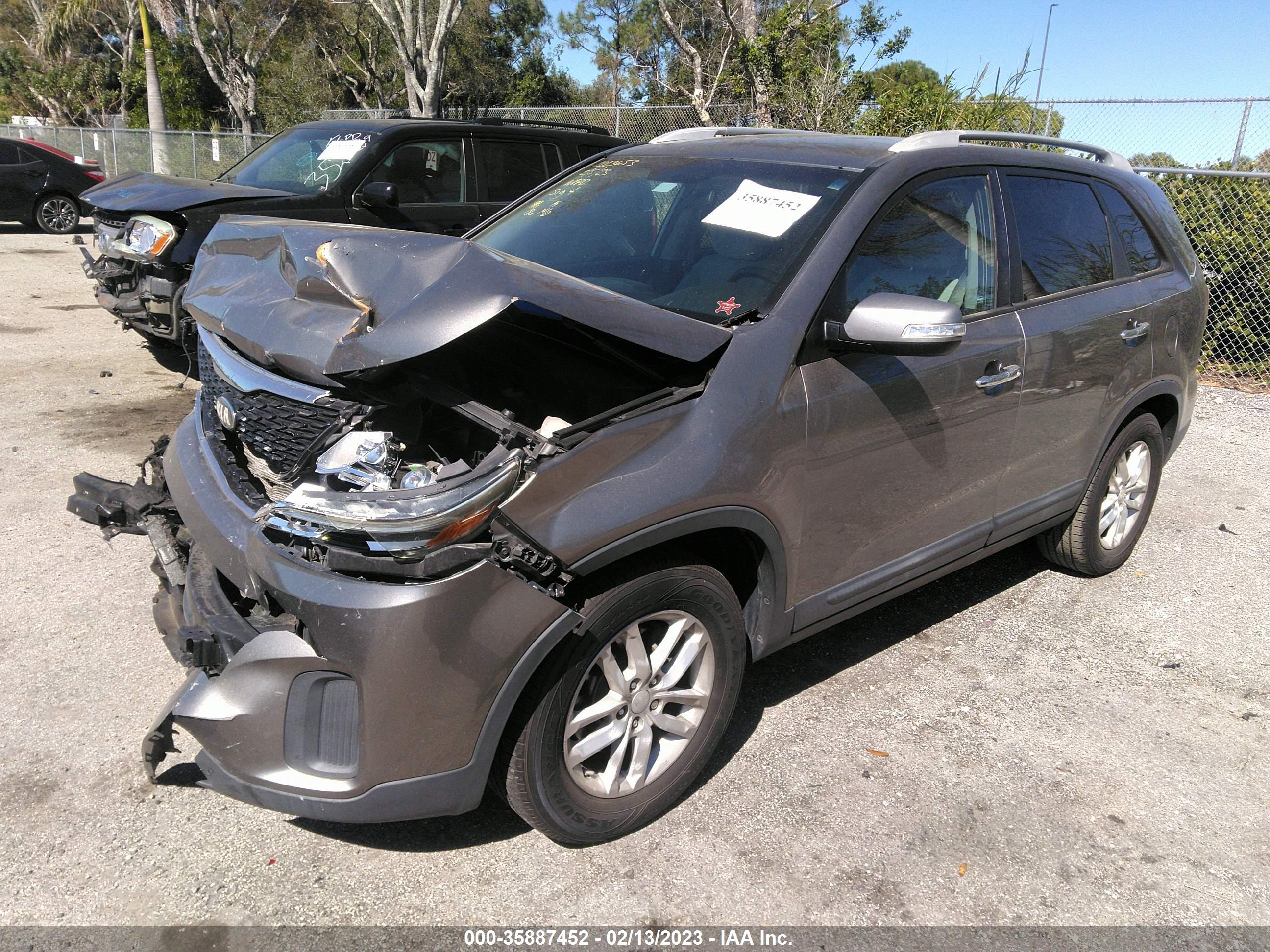 KIA SORENTO image 2